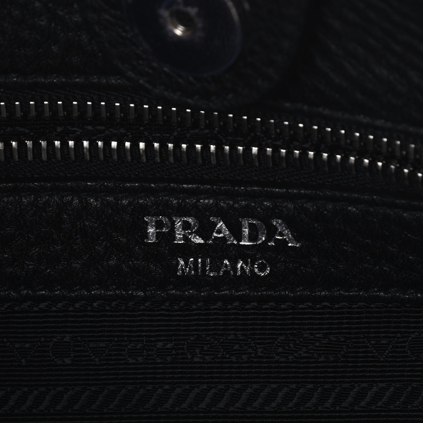 Vitello Daino Bucket Bag Black
