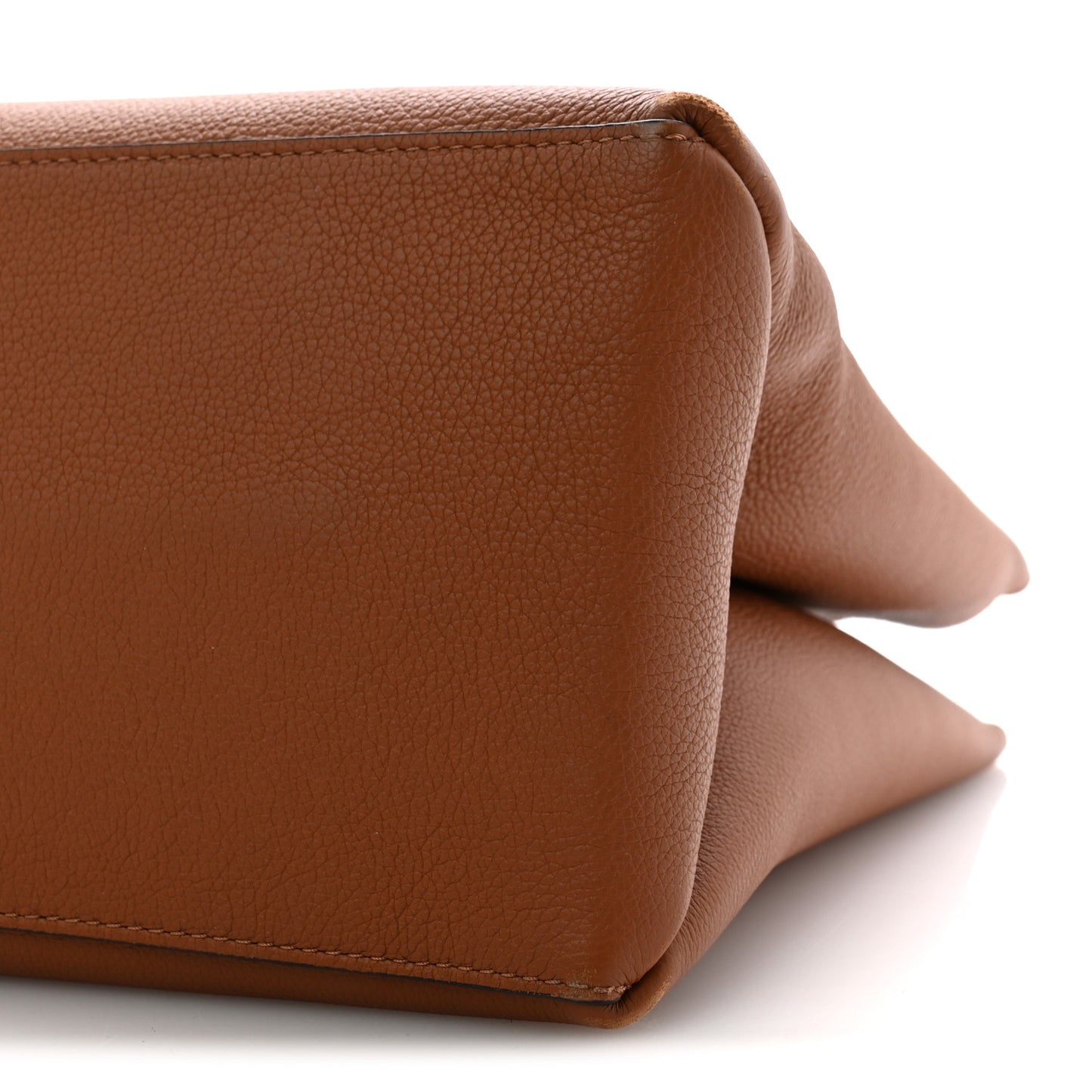 Grained Calfskin Lockme Shopper Chataigne