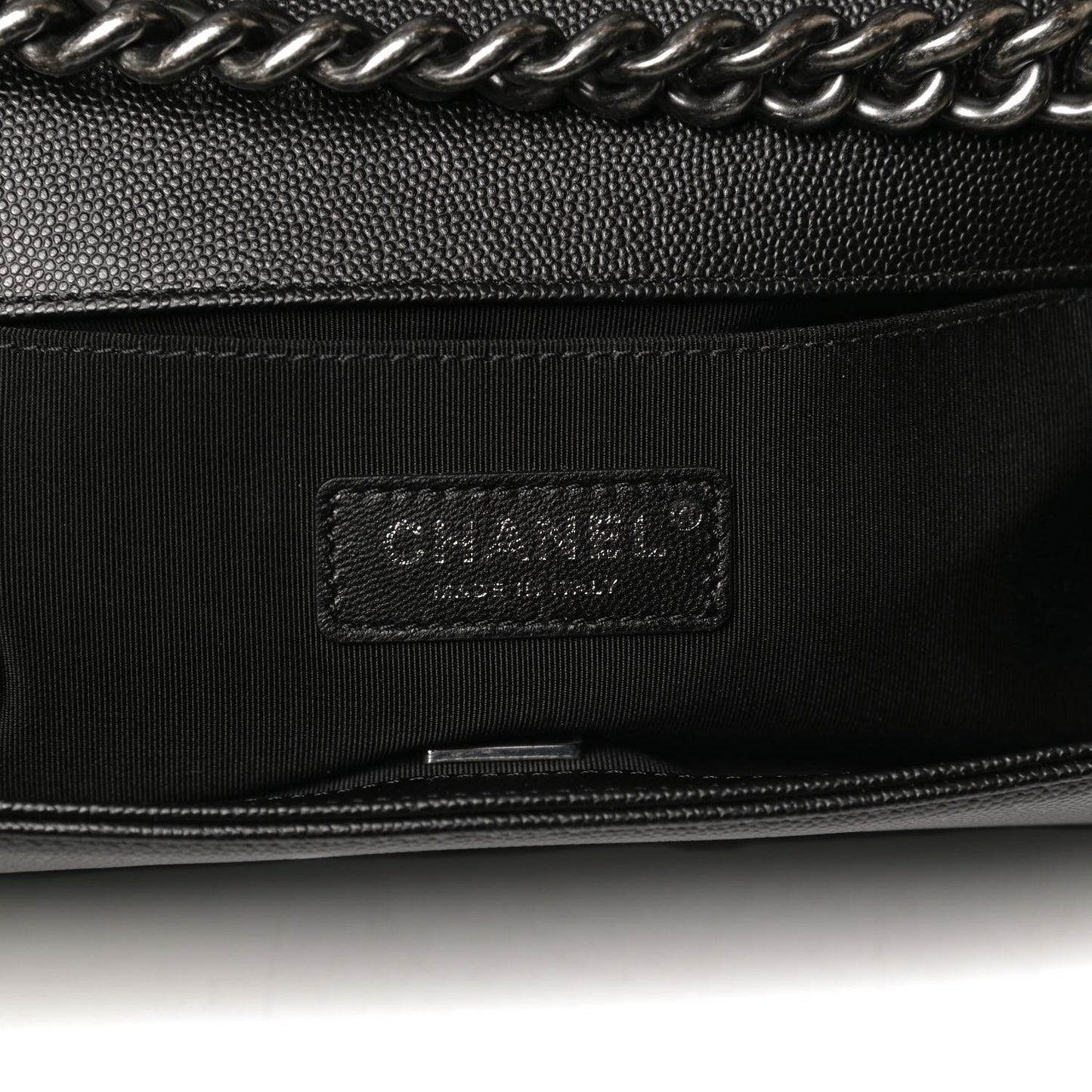 Caviar Quilted Medium Boy Flap Black