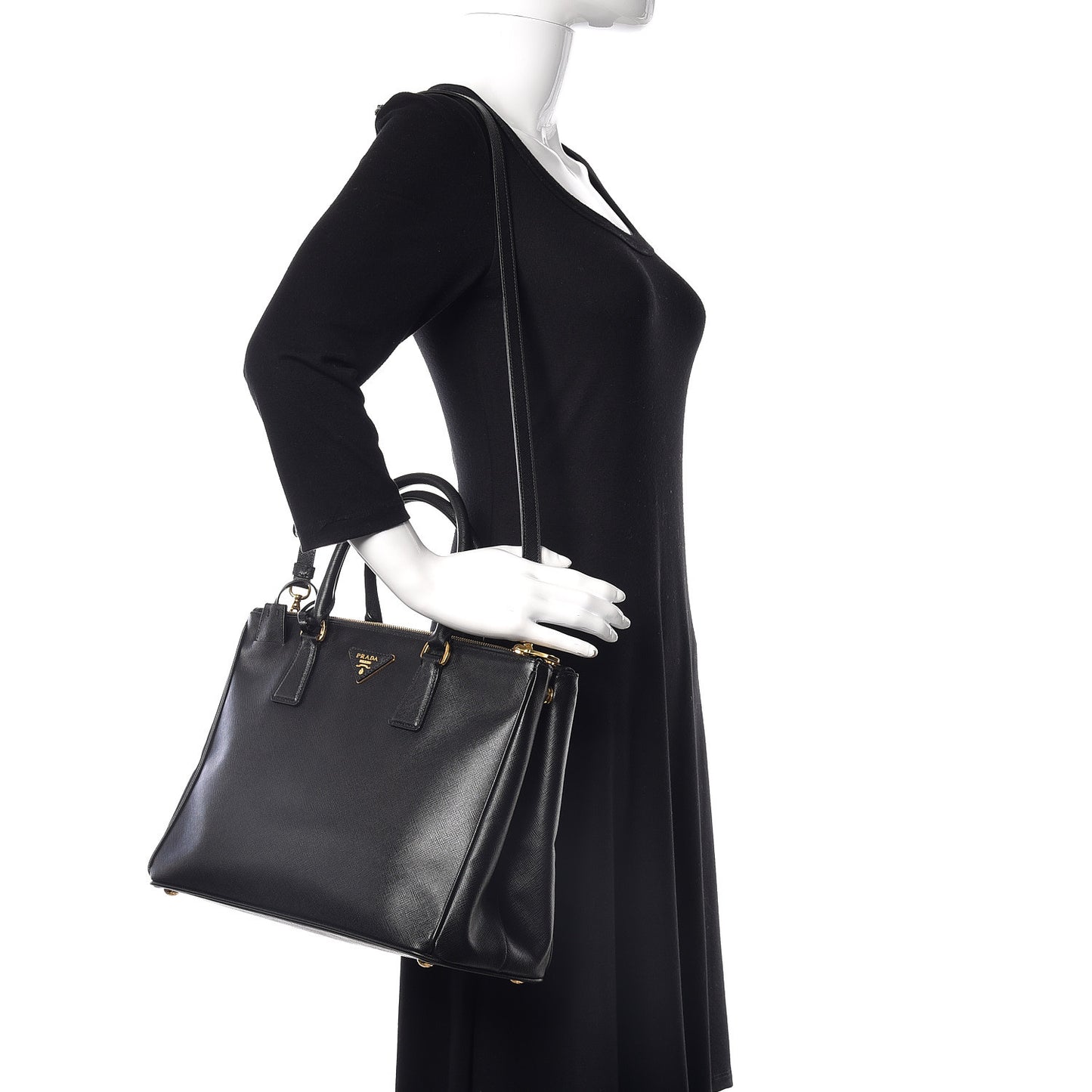 Saffiano Medium Galleria Double Zip Tote Black