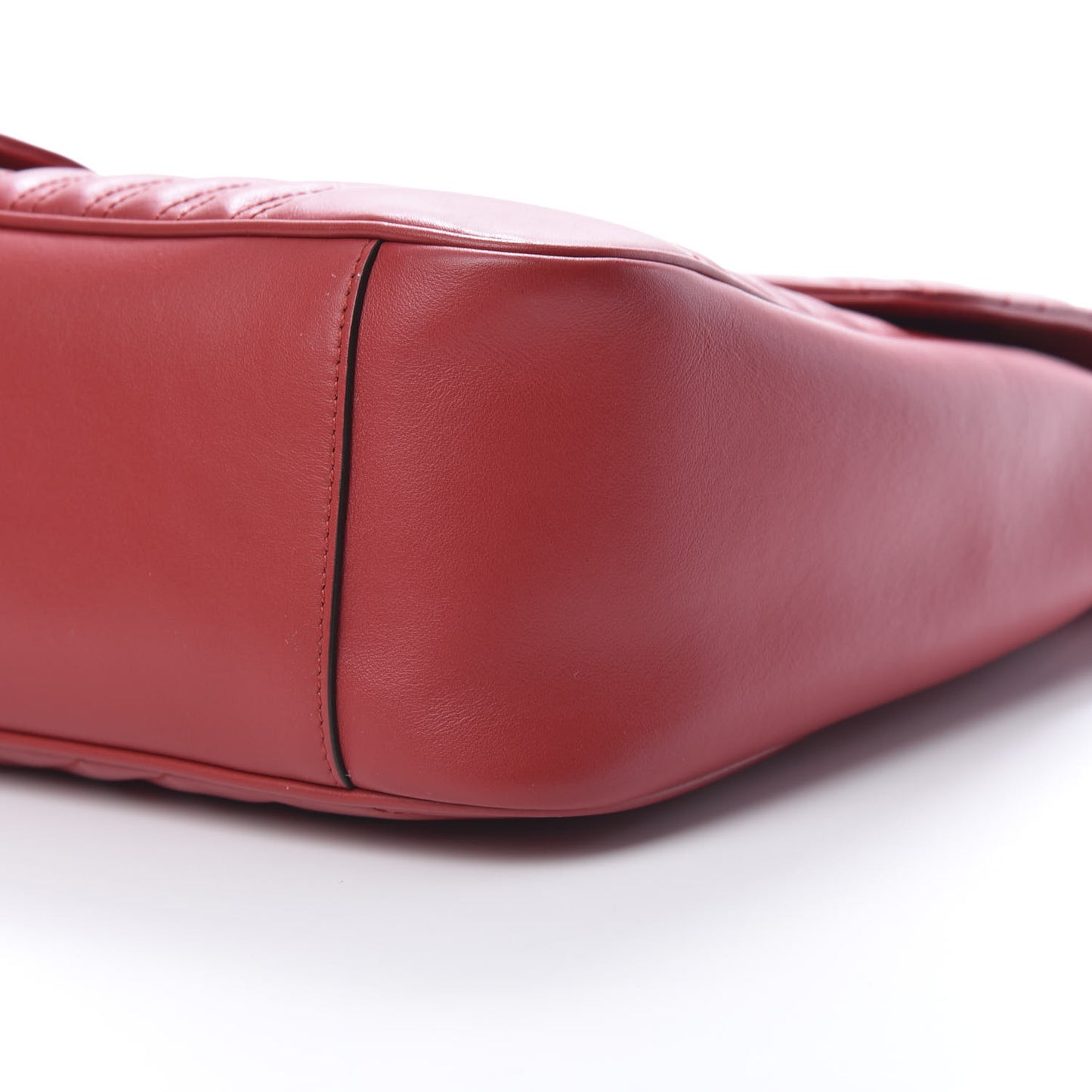Calfskin Matelasse Large GG Marmont Shoulder Bag Hibiscus Red