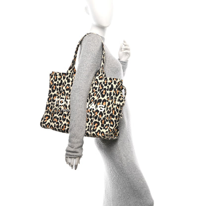 Marc Jacobs Cotton Canvas Leopard Print Large The Traveler Tote Bag 2 of 10