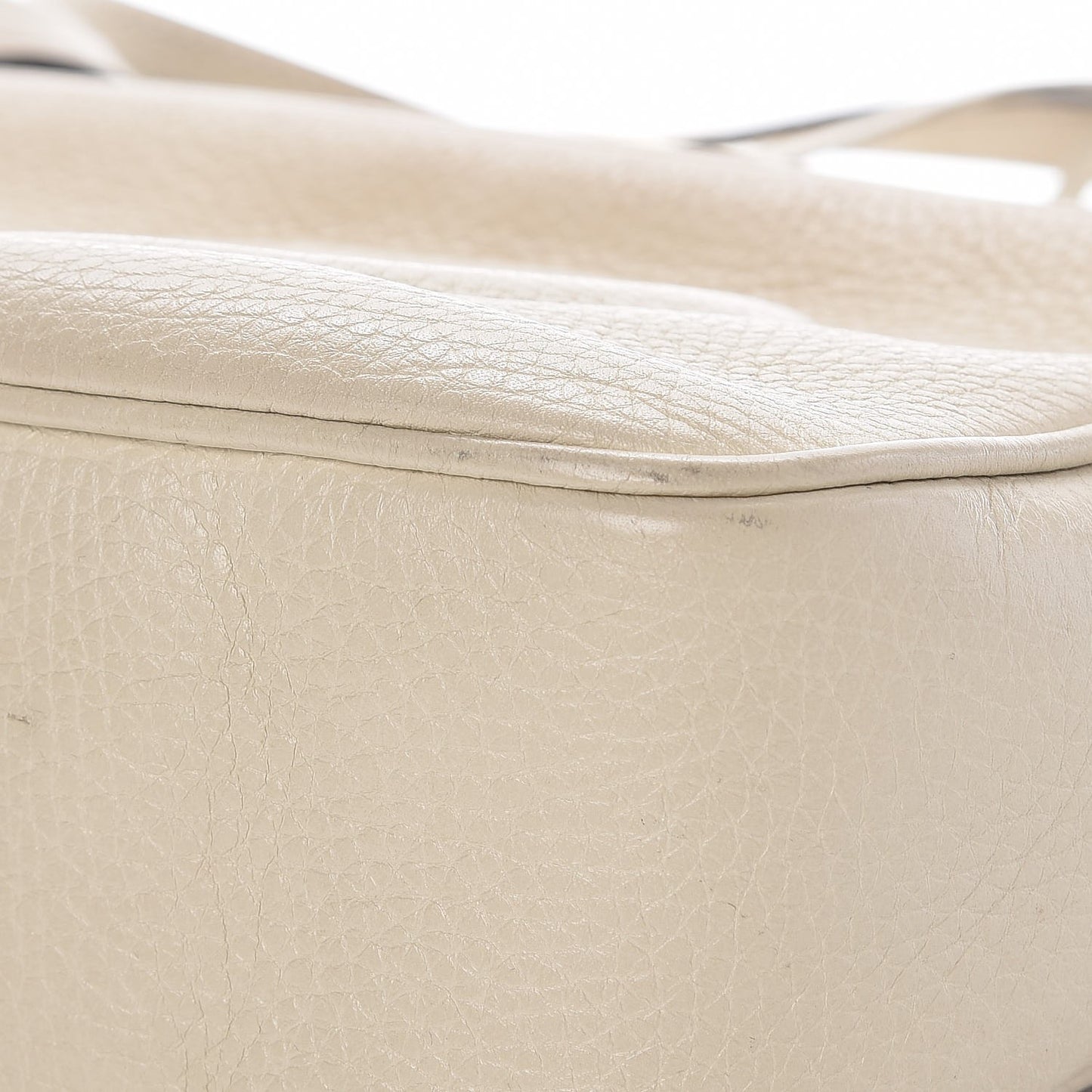 Pebbled Calfskin Small Soho Disco Bag Off White