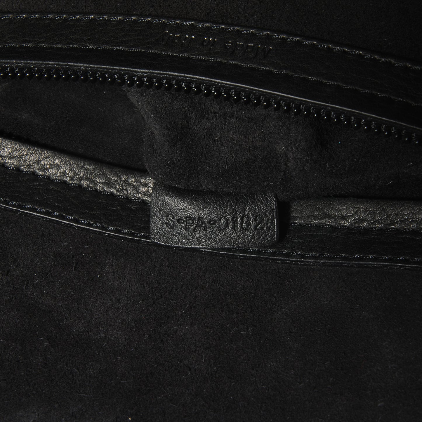 Supple Calfskin Medium Phantom Luggage Black