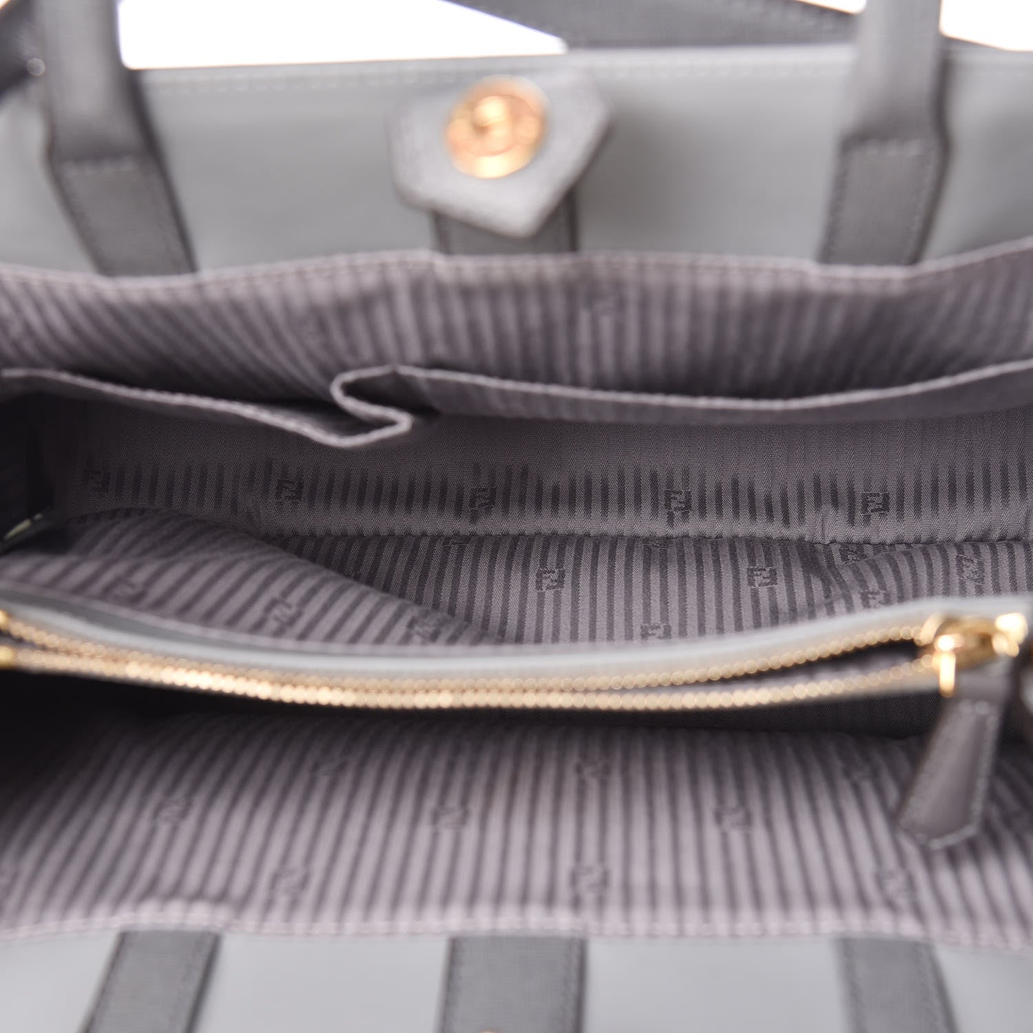 Fendi Vitello Elite Flamingo Regular 2Jours Tote Grigio Grigio Chiaro 6 of 9