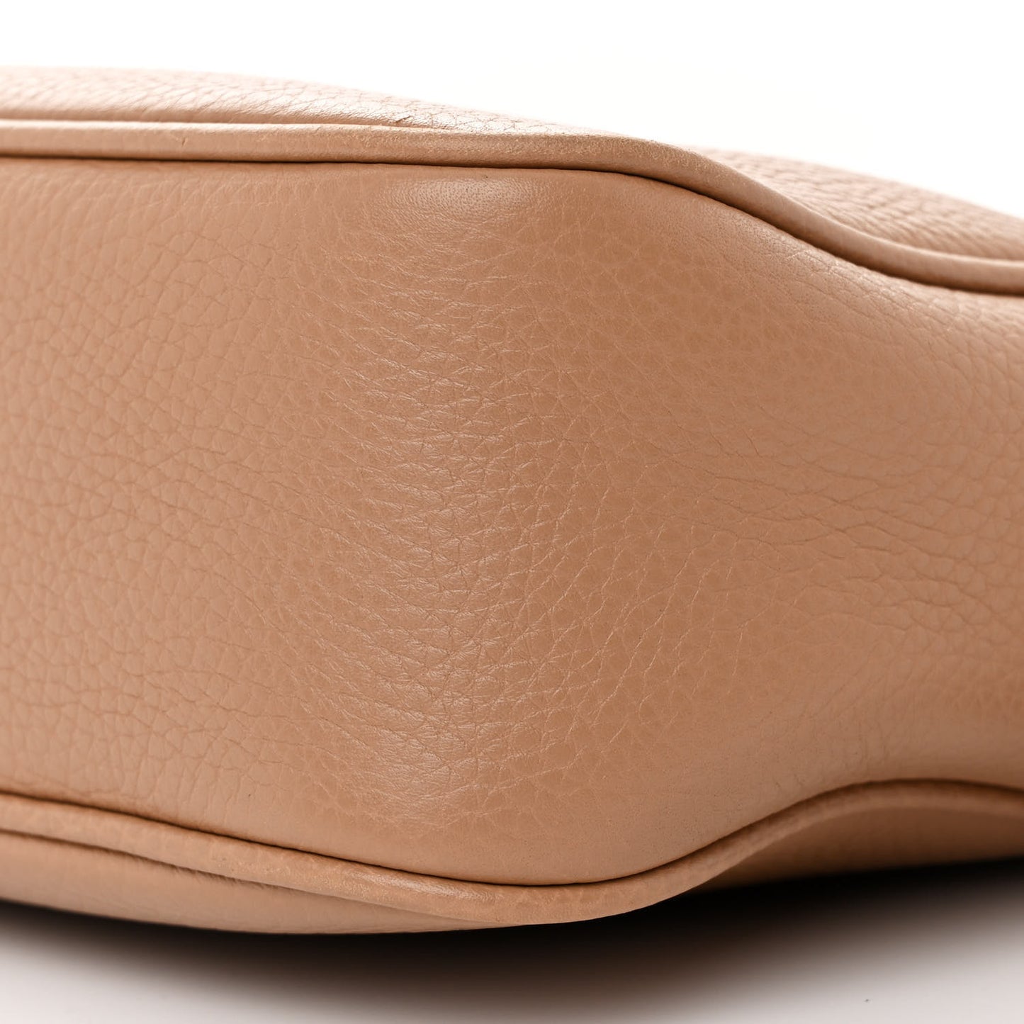 Pebbled Calfskin Small Soho Disco Bag Camelia