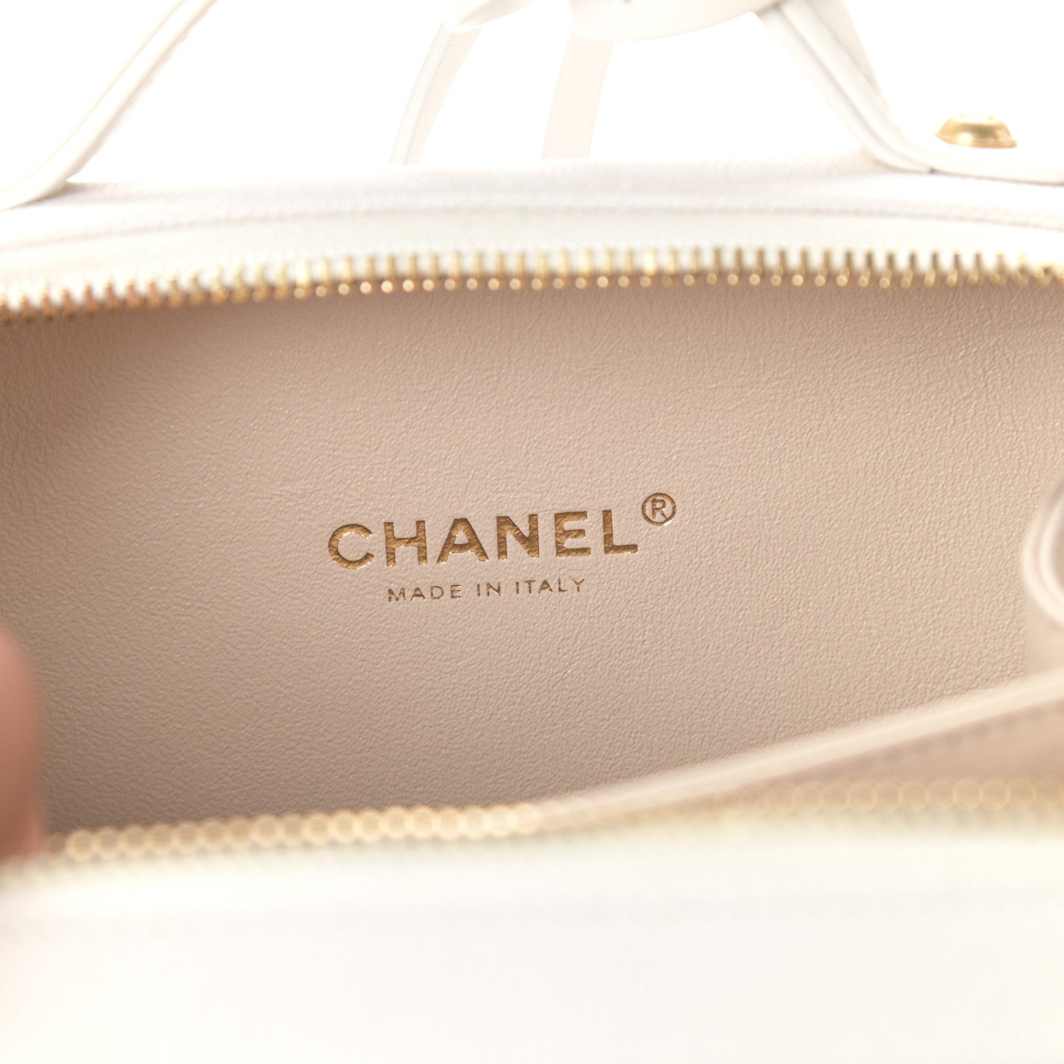 Chanel Caviar Quilted Small CC Filigree Vanity Case White 6 of 10