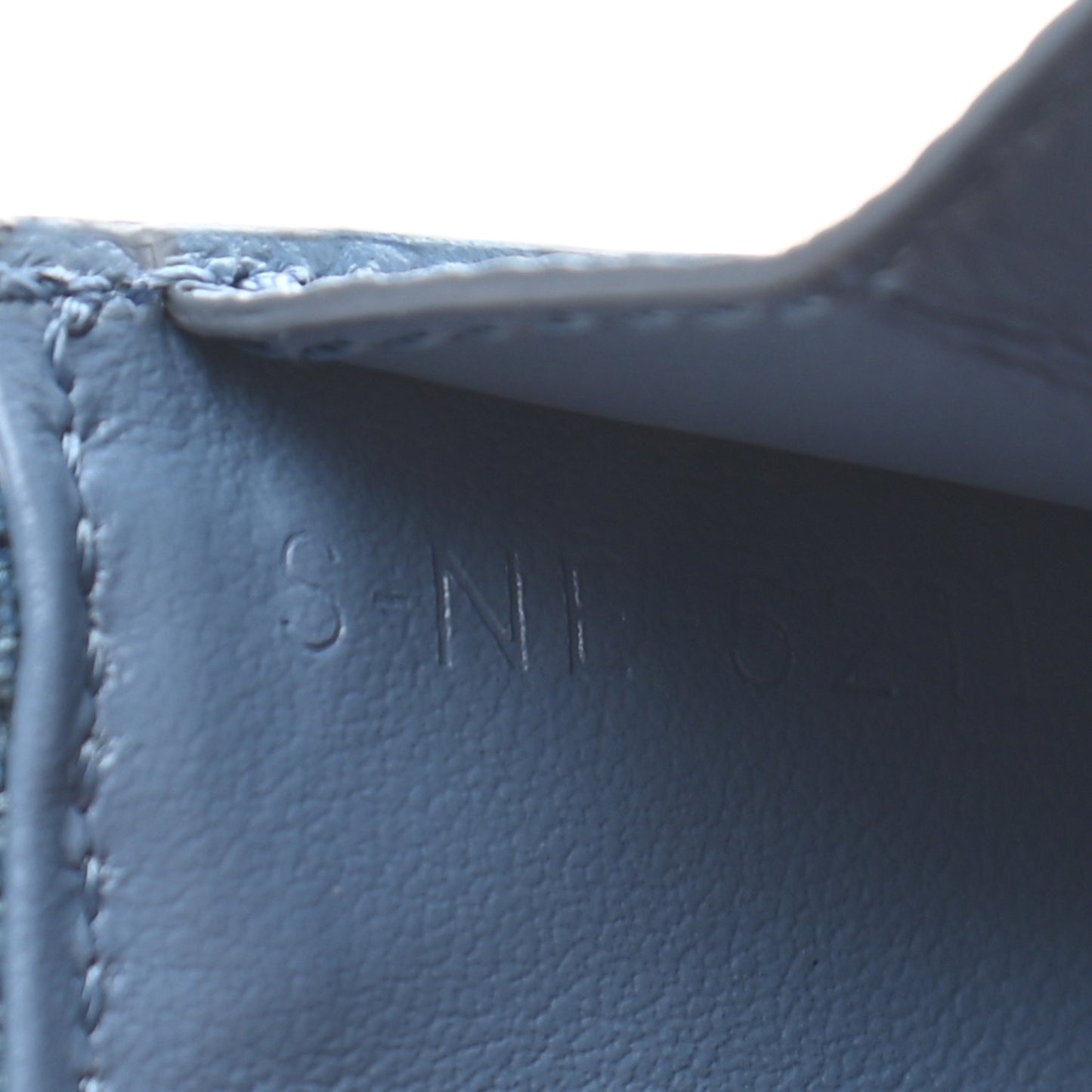 Grained Calfskin Zipped Card Holder Azure