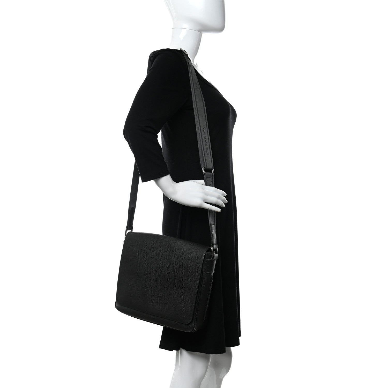 Louis Vuitton Taiga Roman PM Messenger Black 2 of 19