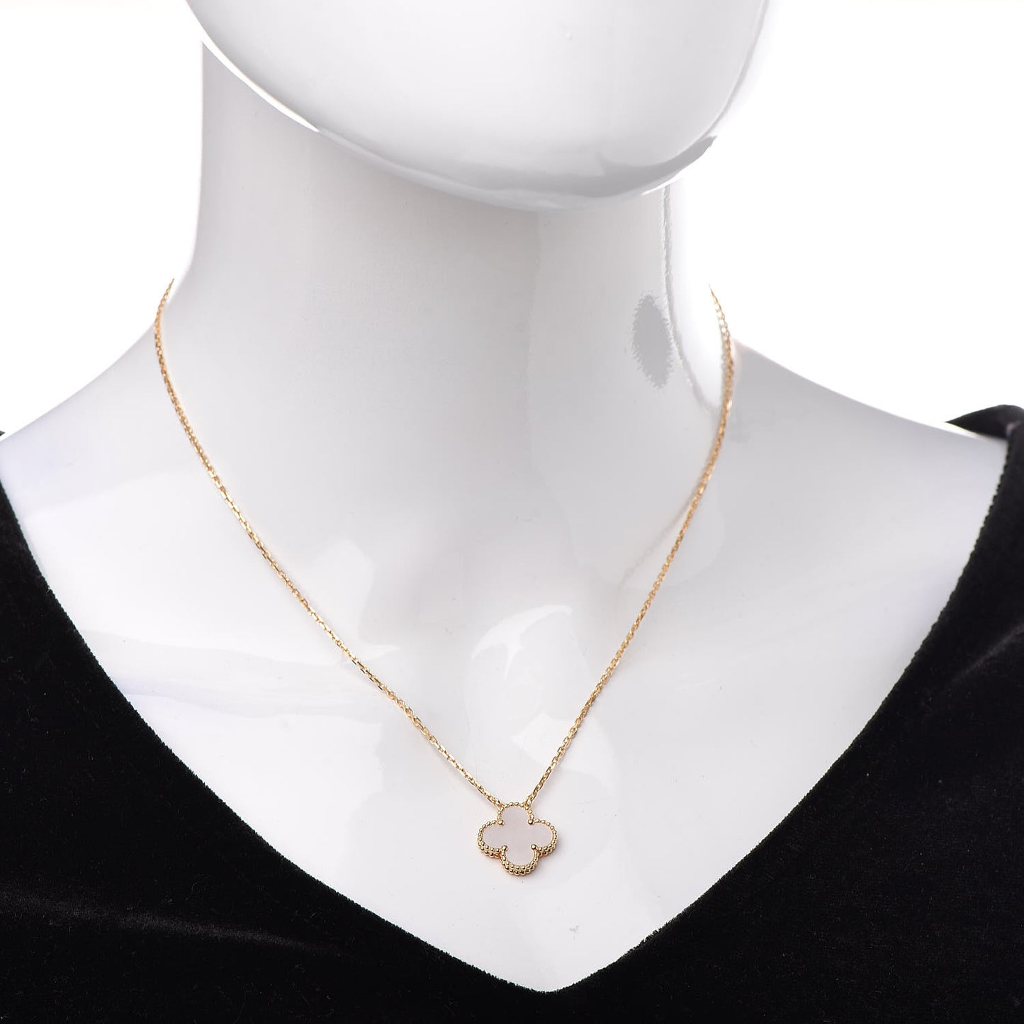 18K Yellow Gold Mother of Pearl Vintage Alhambra Pendant Necklace