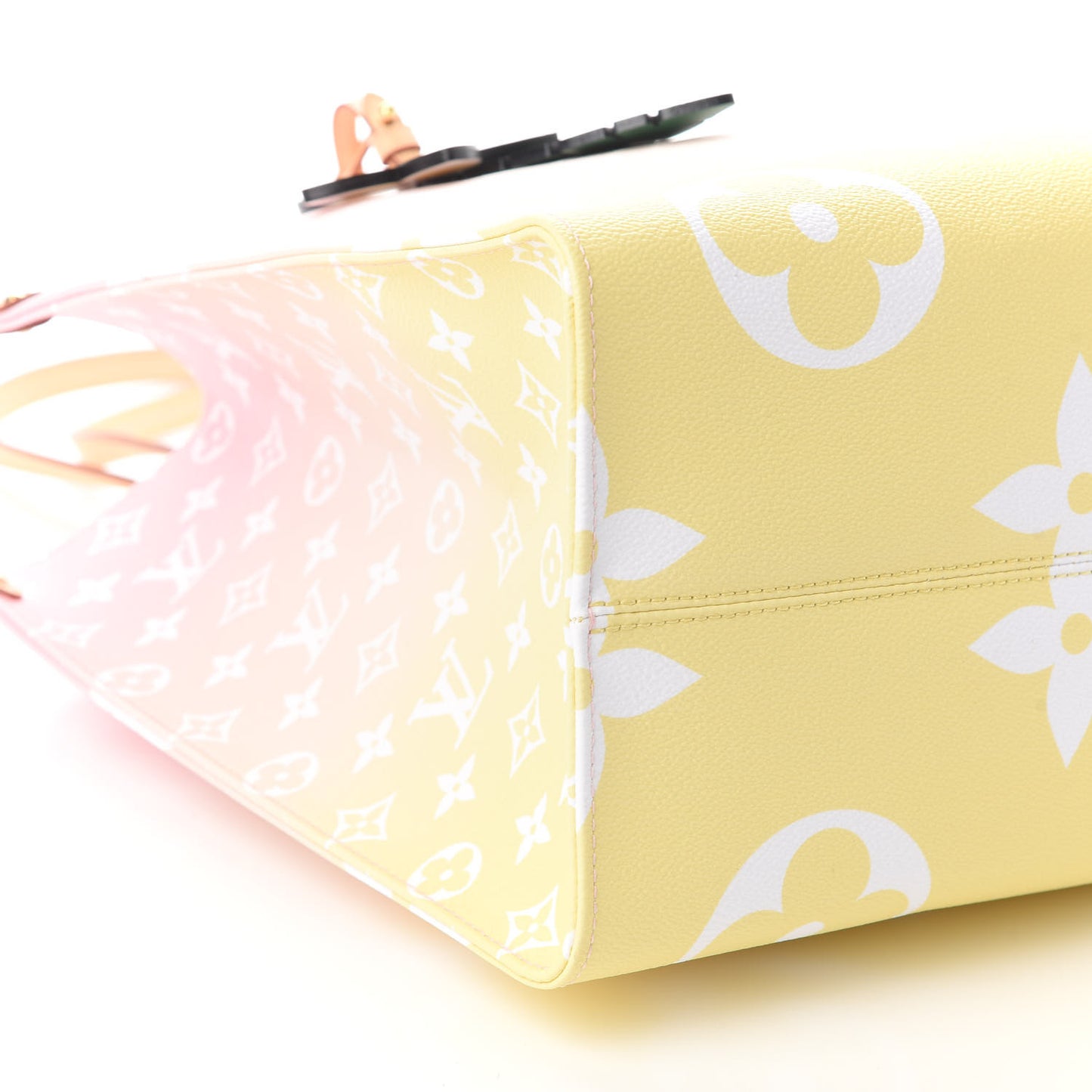 Monogram Giant By The Pool Onthego GM Light Pink
