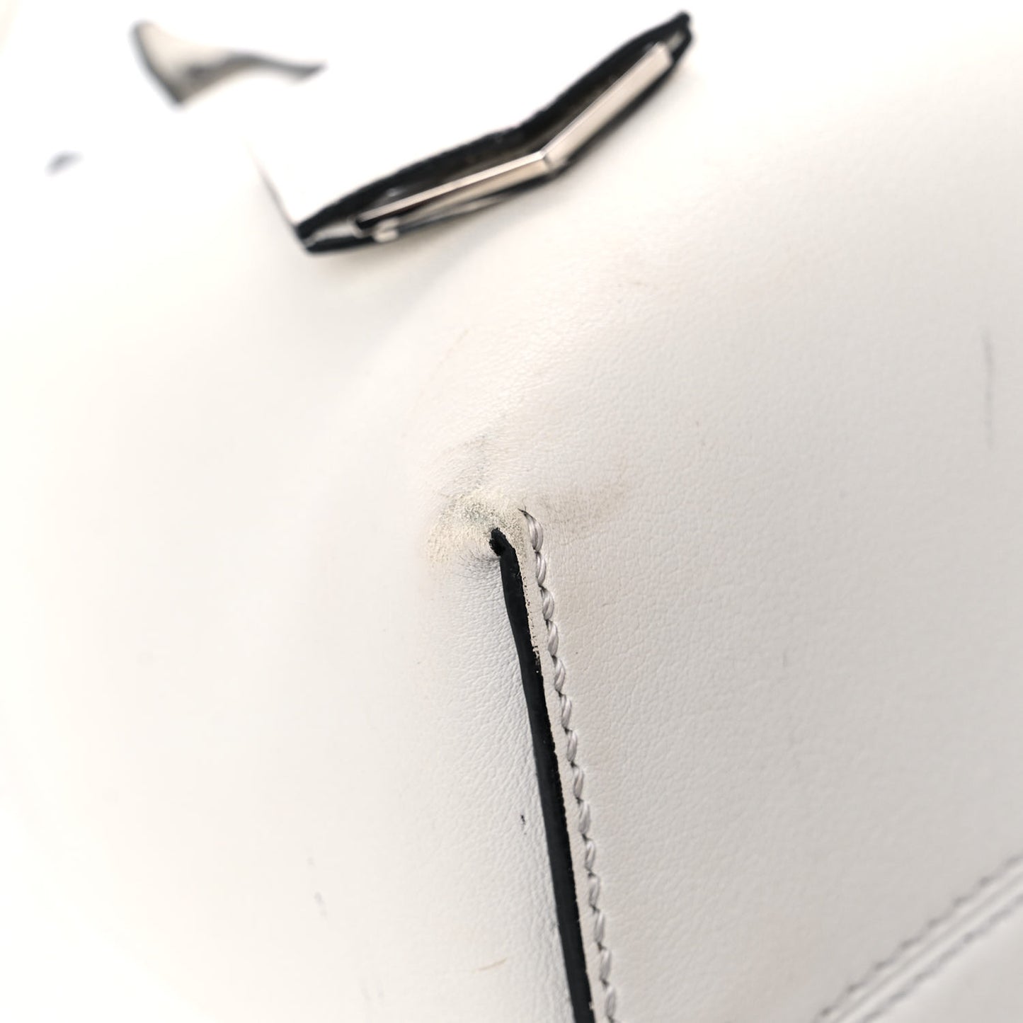 Vitello Dolce Croc Tail Medium By The Way Boston Bag White Black