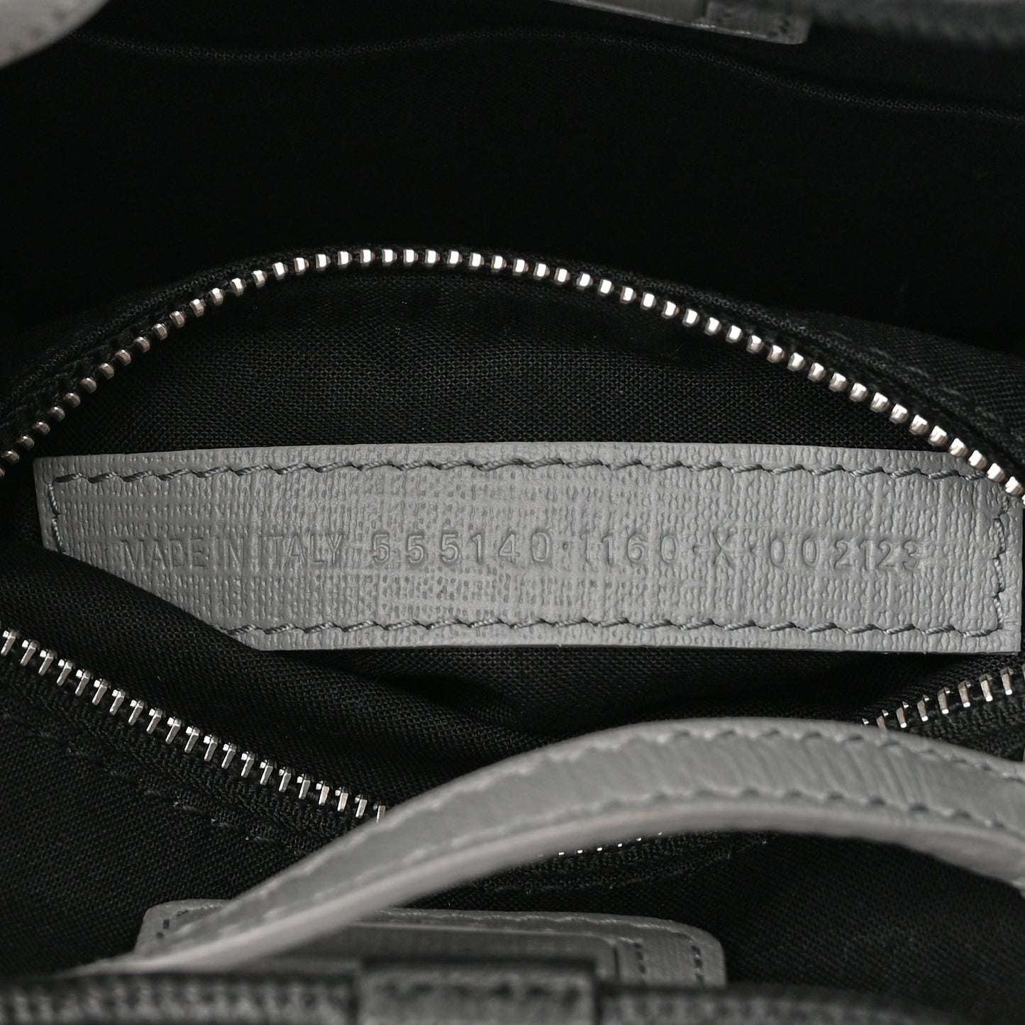 Calfskin Logo XXS Shopping Tote Gris Fossile