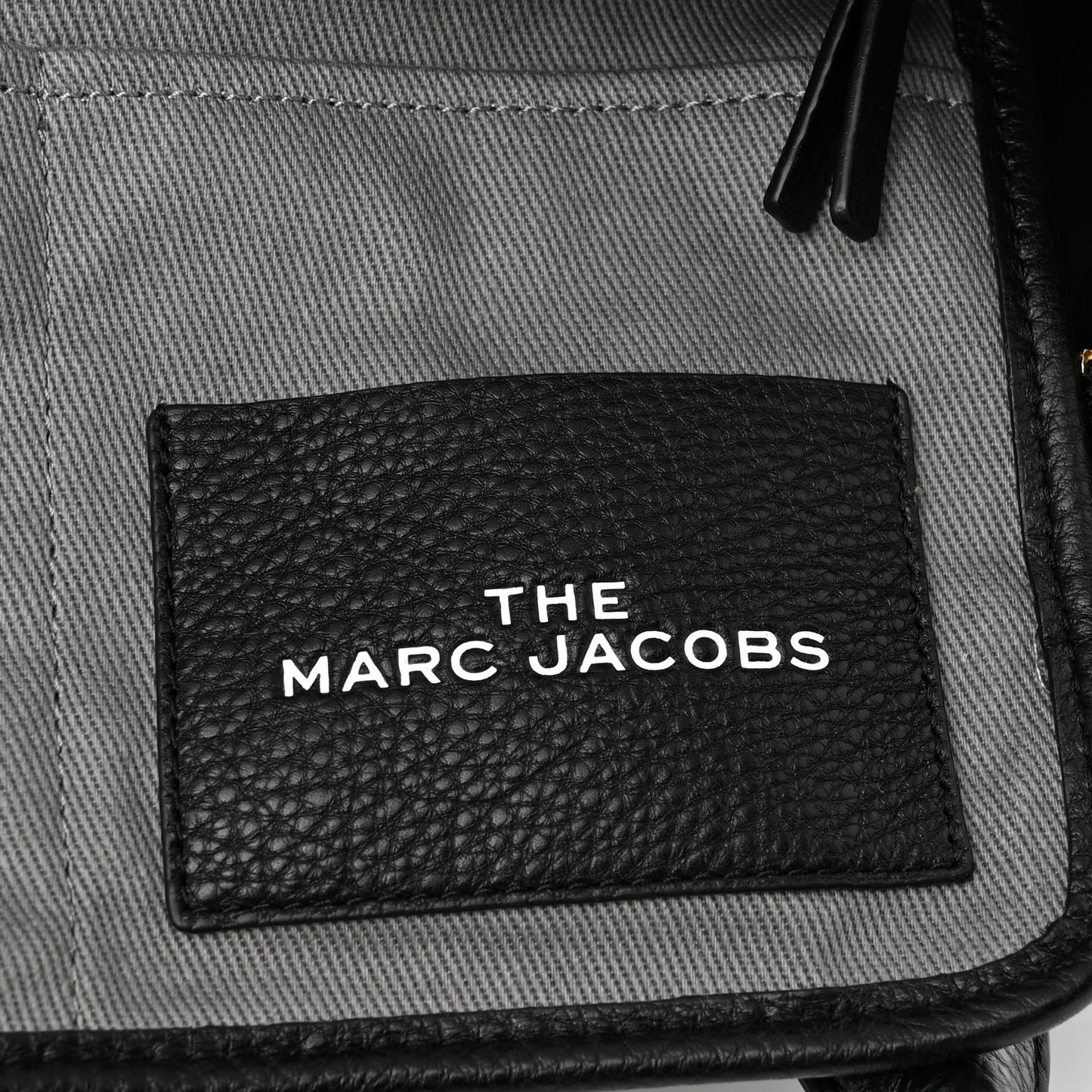 Grained Calfskin Medium The Tote Bag Black