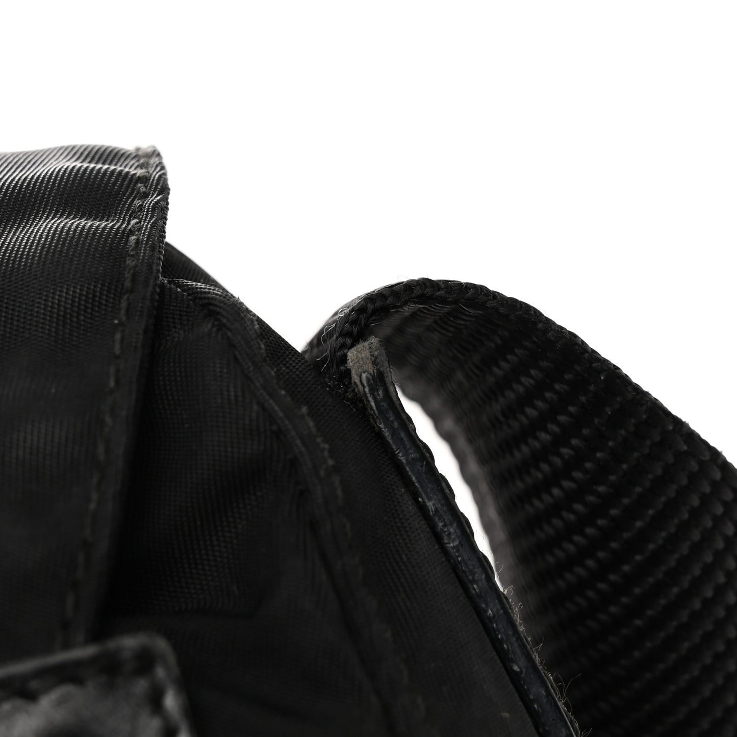 Nylon Vela Messenger Black