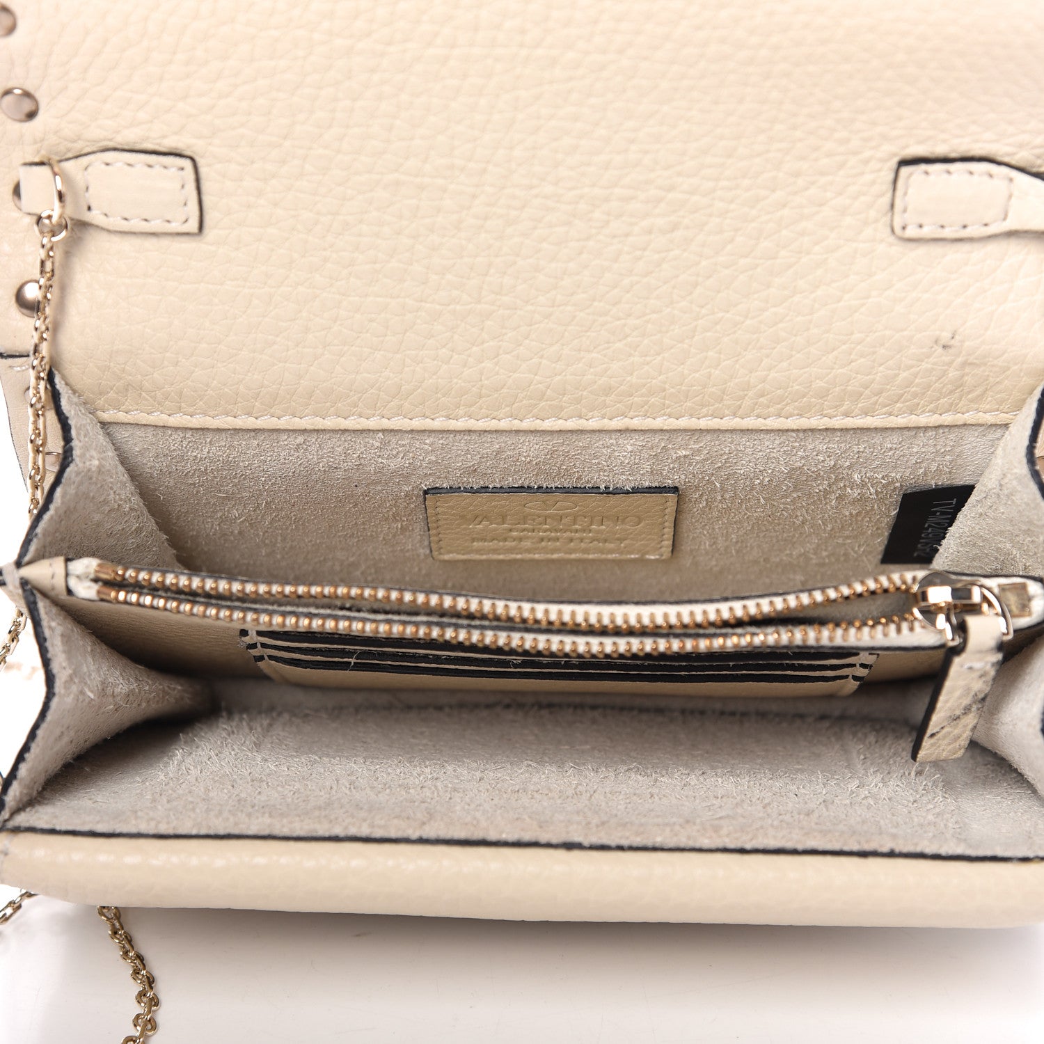 Valentino Garavani Pebbled Calfskin Rockstud Wallet on Chain Light Ivory 5 of 10