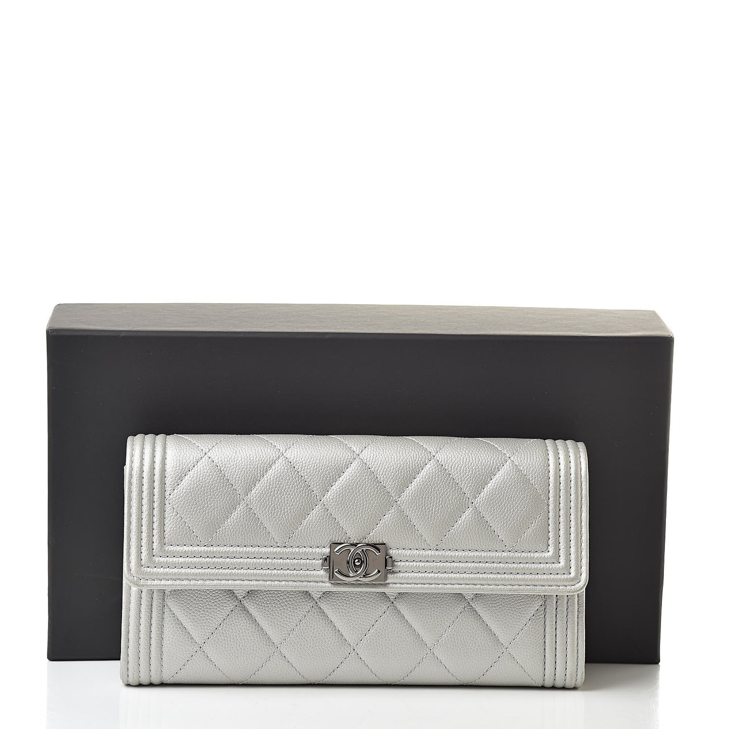 Metallic Caviar Quilted Large Boy Gusset Flap Wallet Silver