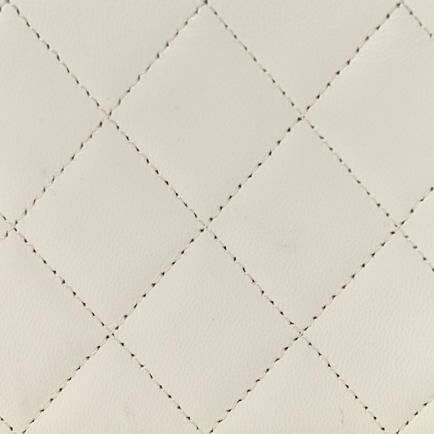 Goatskin Quilted Punk Essentials Vanity Case With Chain White