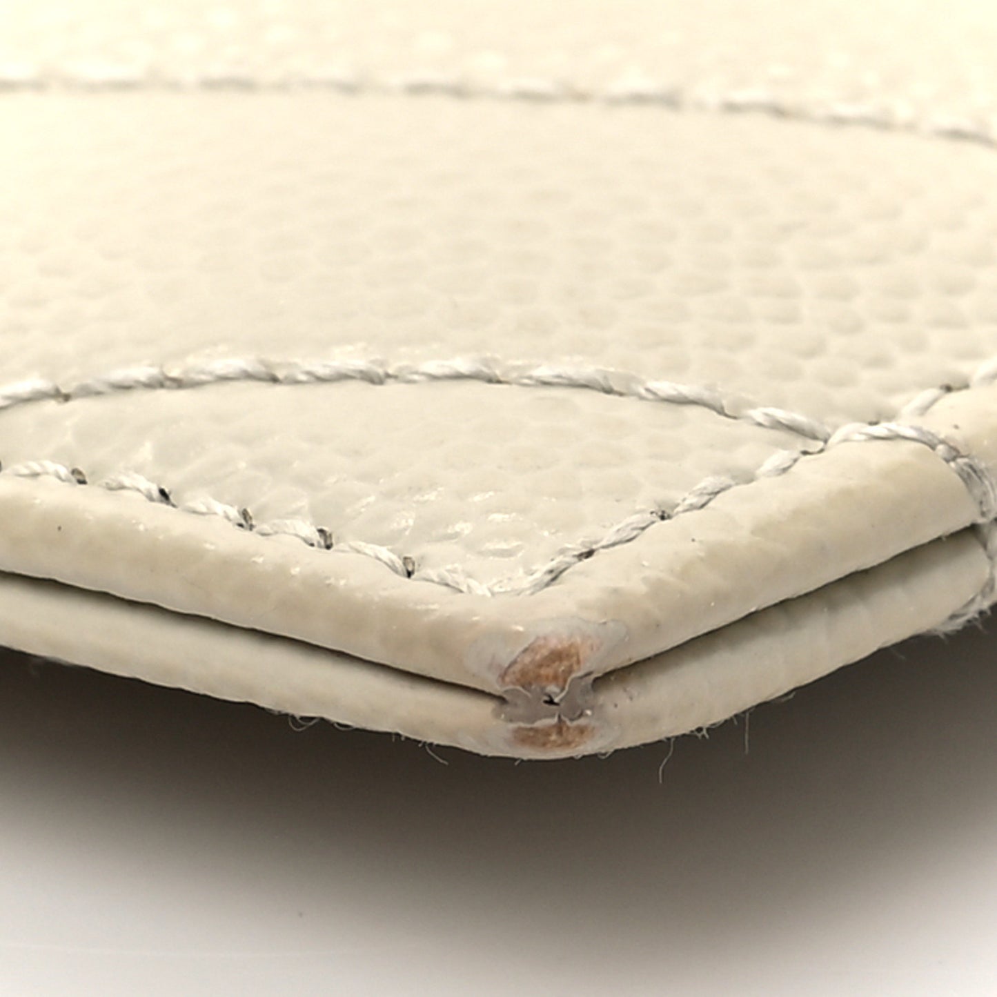Grain De Poudre Matelasse Chevron Monogram Credit Card Case Crema Soft