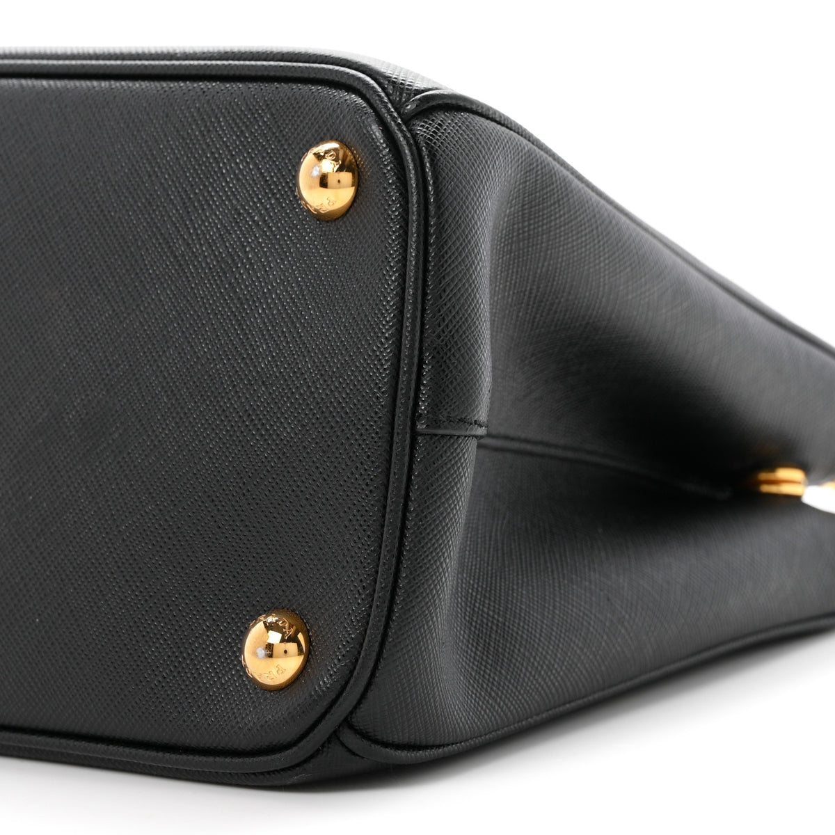 Saffiano Medium Galleria Double Zip Tote Black