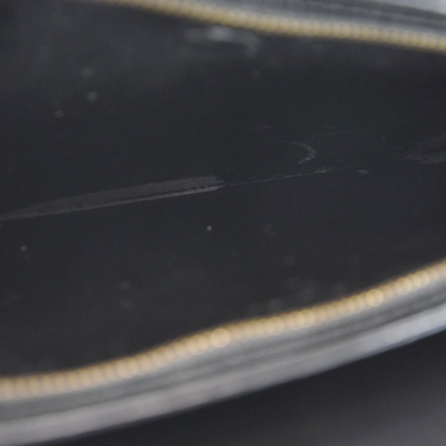 Epi Capucines Black