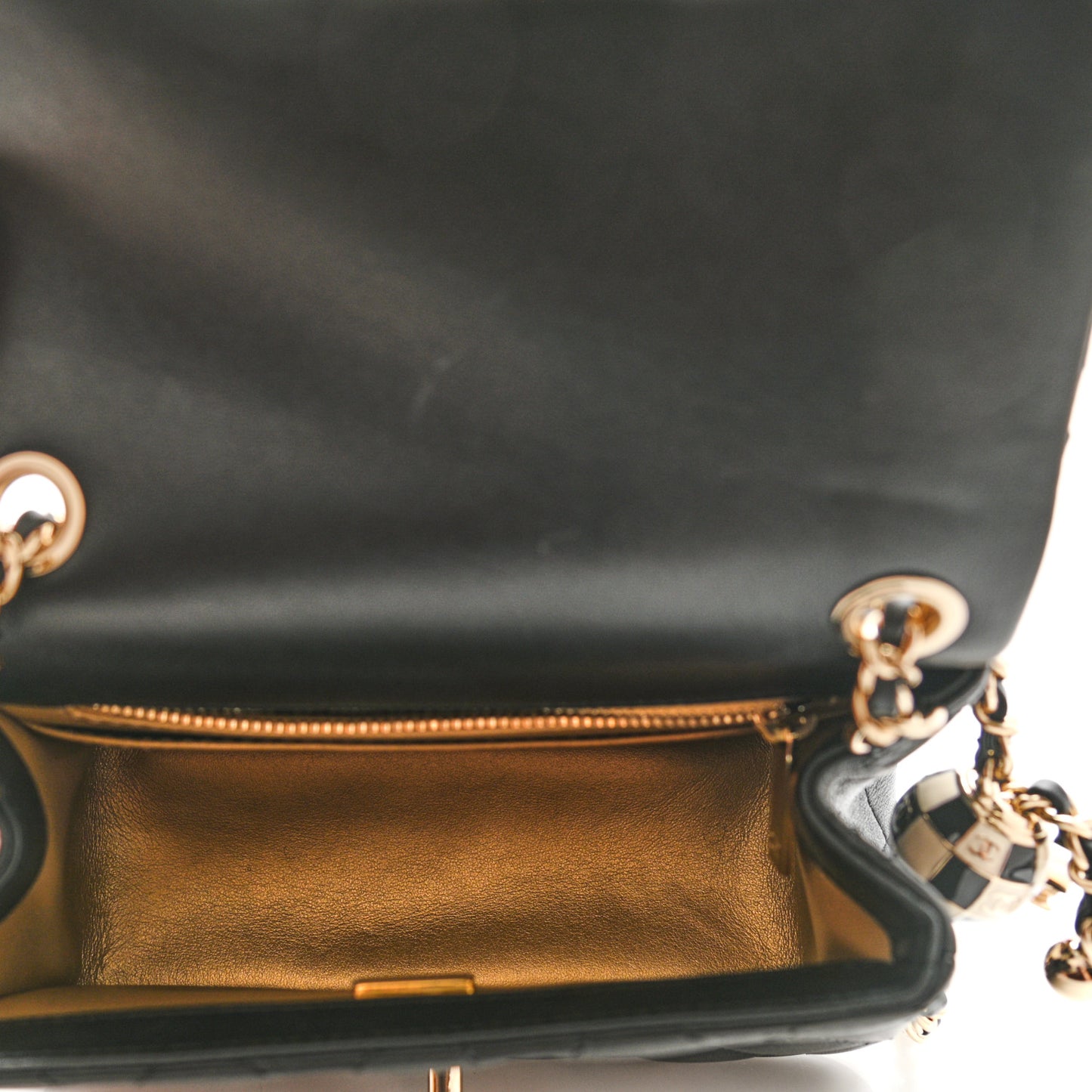 Lambskin Quilted Enamel Mini Pearl Crush Flap Black