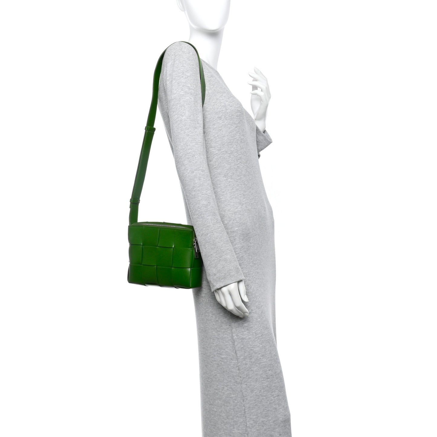 Calfskin Maxi Intrecciato Cassette Camera Bag Avocado