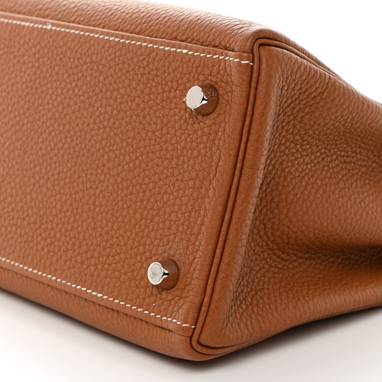 Togo Kelly Retourne 28 Gold