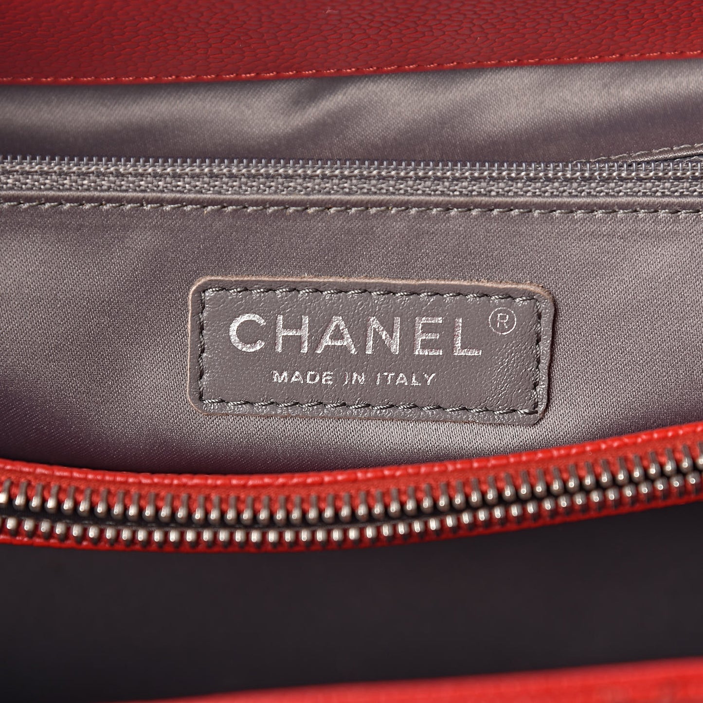 Caviar Quilted XL Grand Shopping Tote GST Red