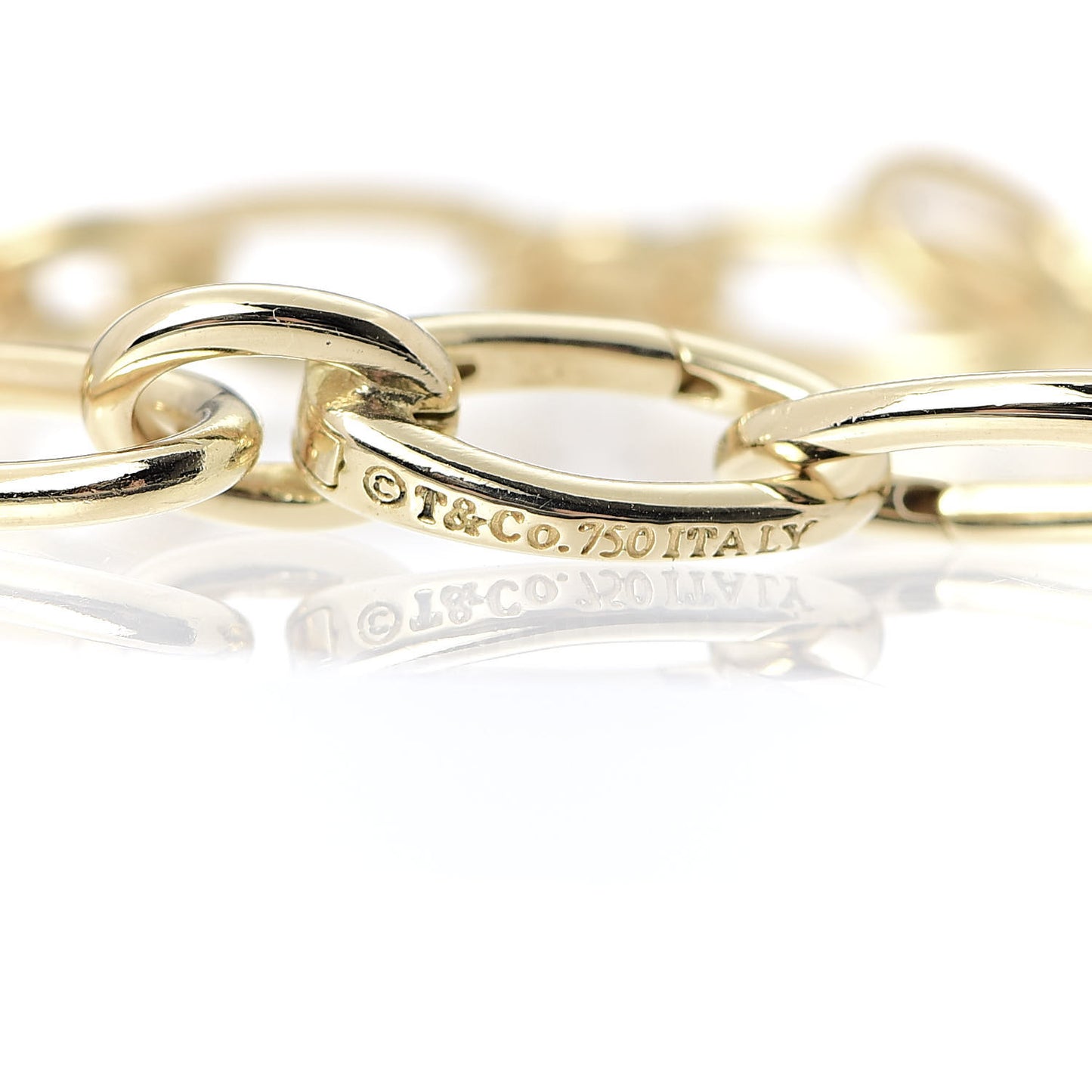 18K Yellow Gold Clasping Oval Link Bracelet