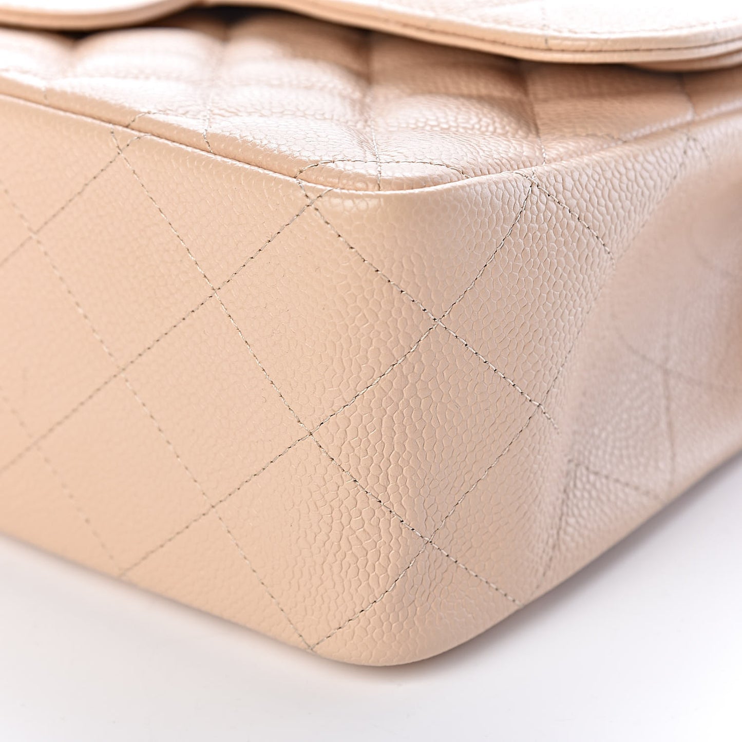 Caviar Quilted Jumbo Double Flap Beige Clair