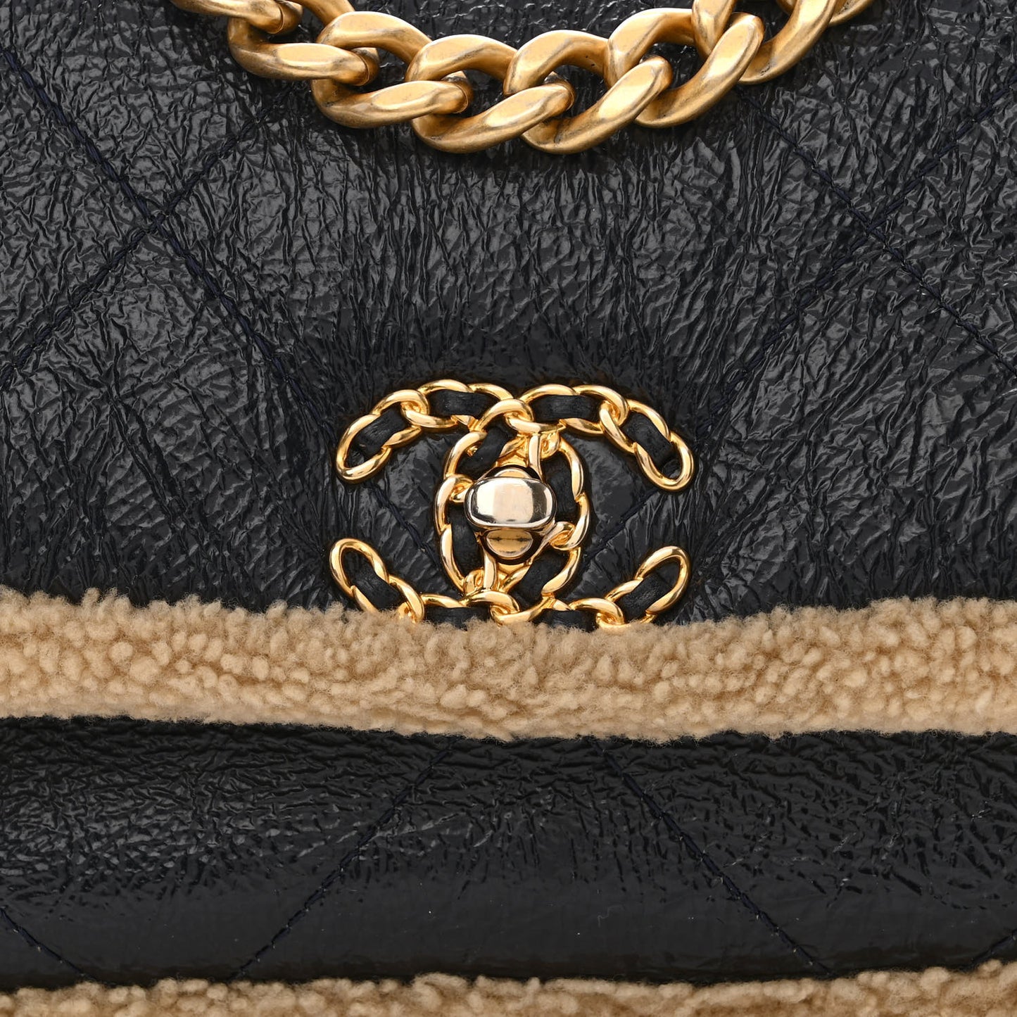 Crumpled Calfskin Shearling Sheepskin Quilted Medium Chanel 19 Flap Navy