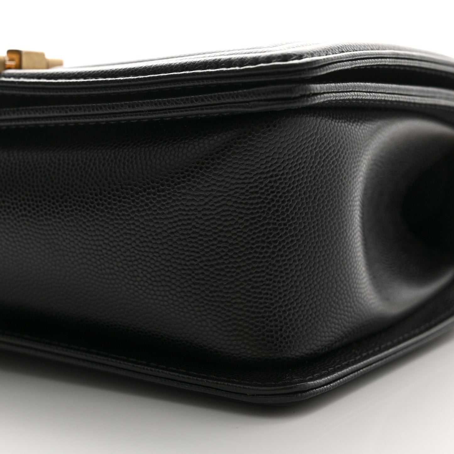 Caviar Quilted Medium Boy Flap Black
