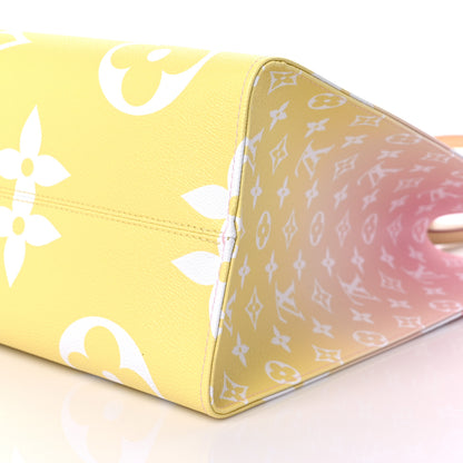 Louis Vuitton Monogram Giant By The Pool Onthego GM Light Pink 9 of 13