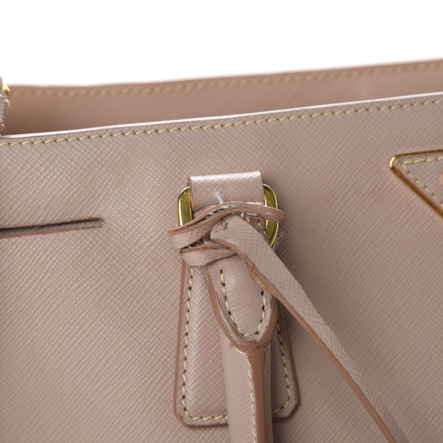 Saffiano Lux Medium Tote Cammeo
