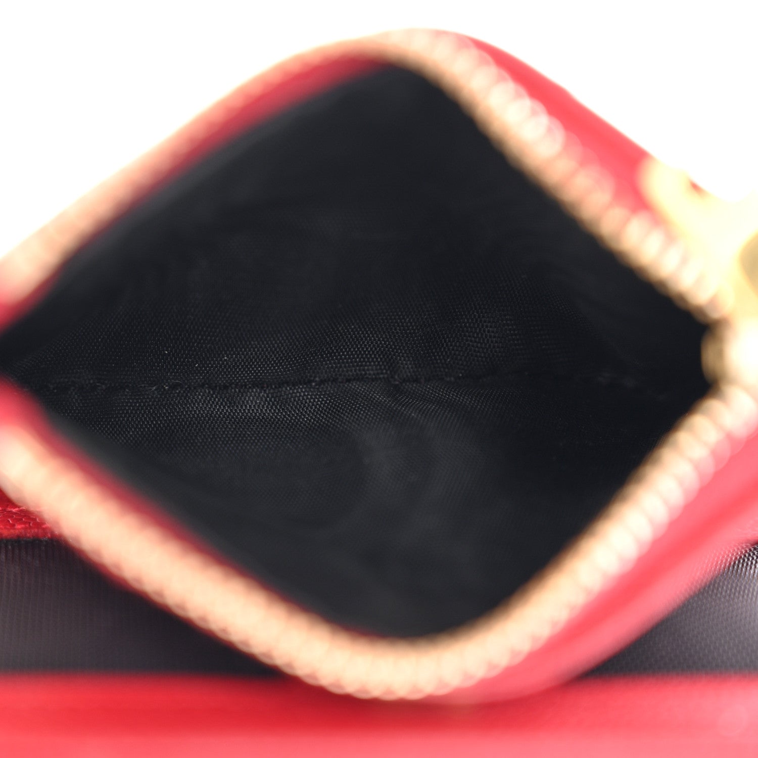 Saint Laurent Grain De Poudre Matelasse Chevron Monogram Zipped Card Case Rouge Eros 6 of 12