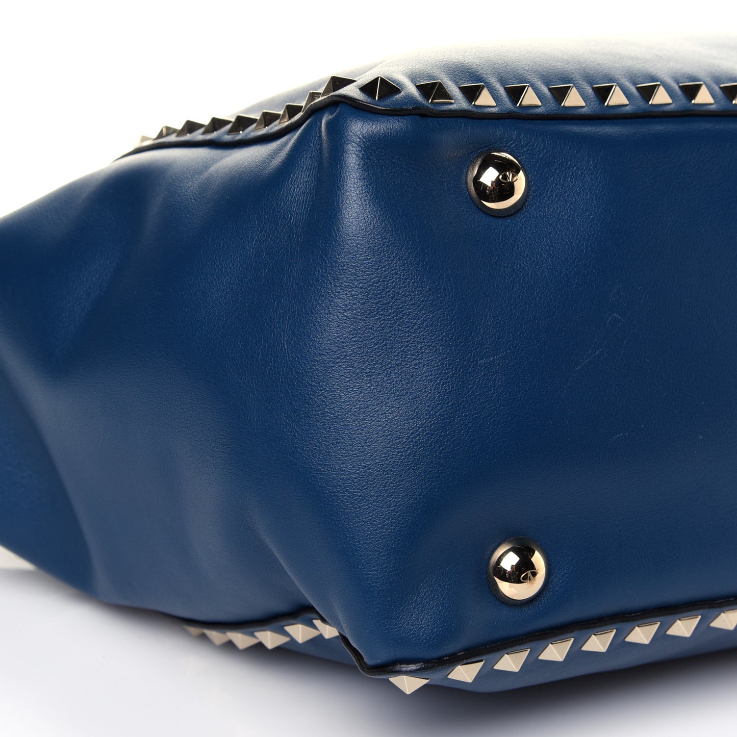 Vitello Medium Rockstud Tote Peacock