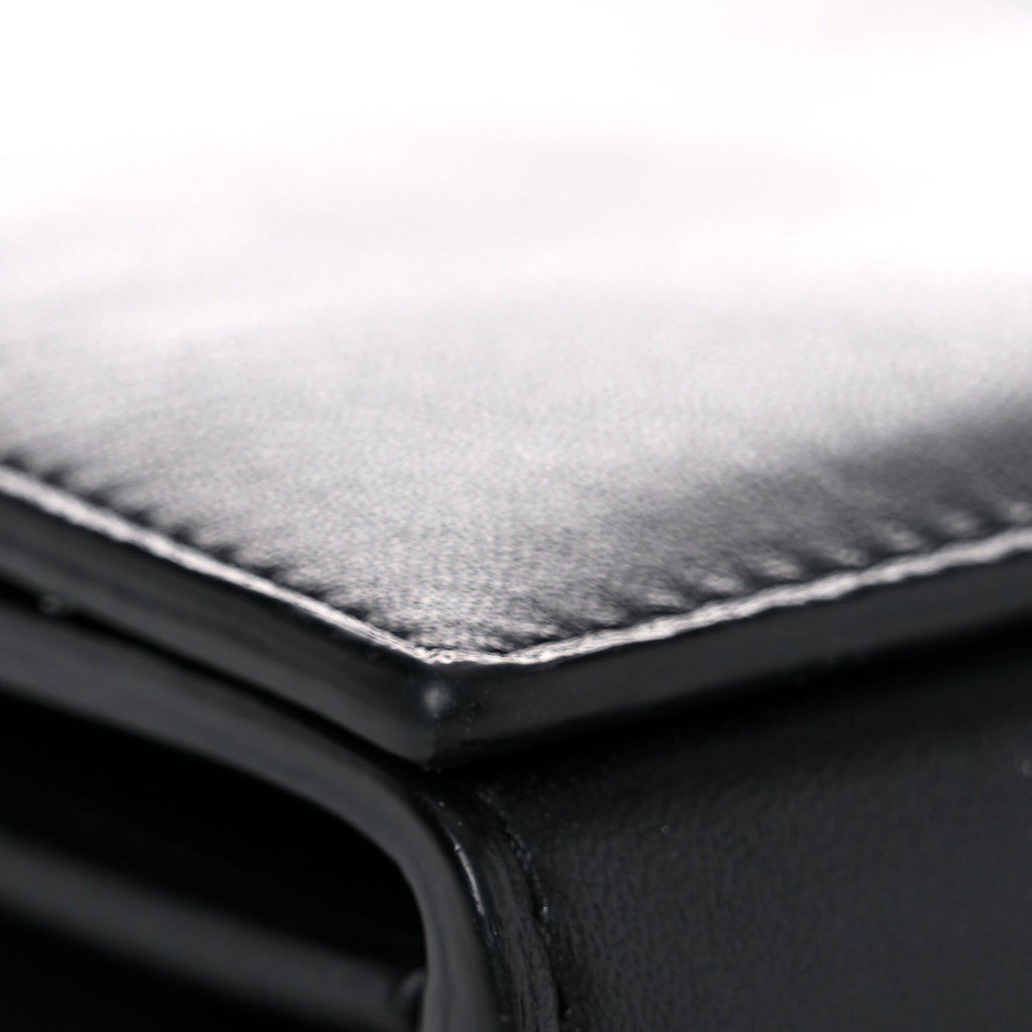 Calfskin Classic Y Ligne Chain Wallet Black