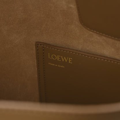 Loewe Smooth Calfskin Medium Pebble Bucket Bag Oak 6 of 9