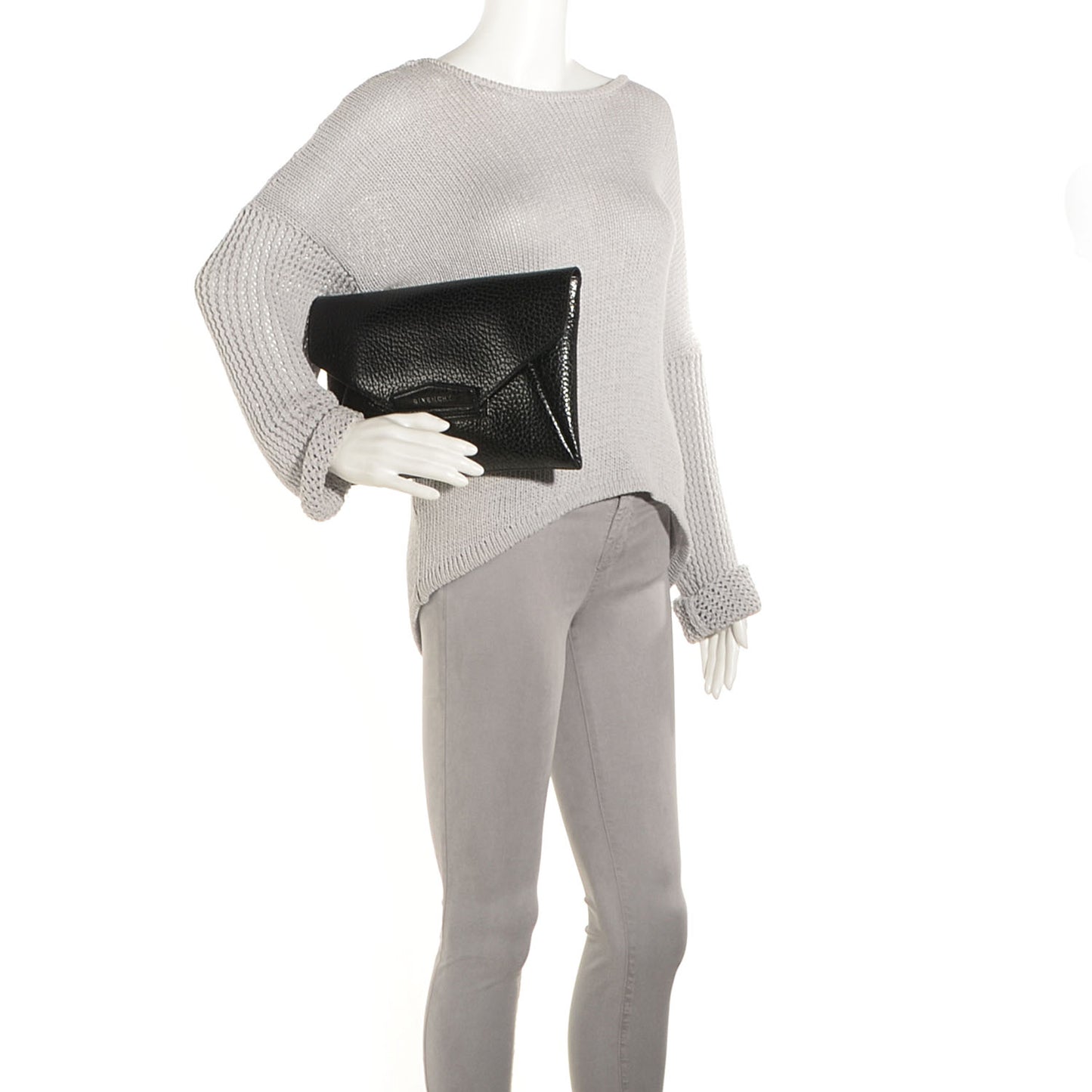 Grained Calfskin Medium Antigona Envelope Clutch Black