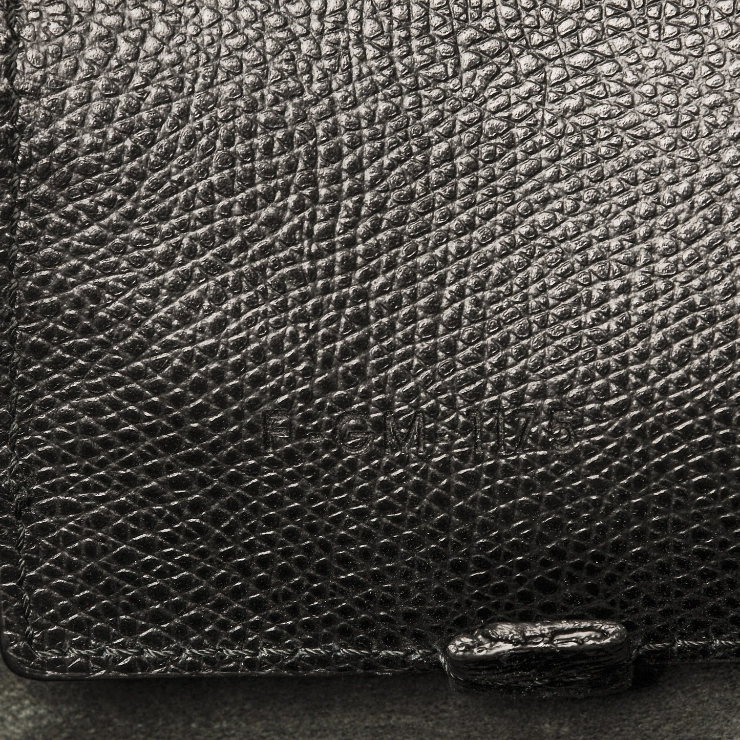 Grained Calfskin Small Vertical Cabas Black