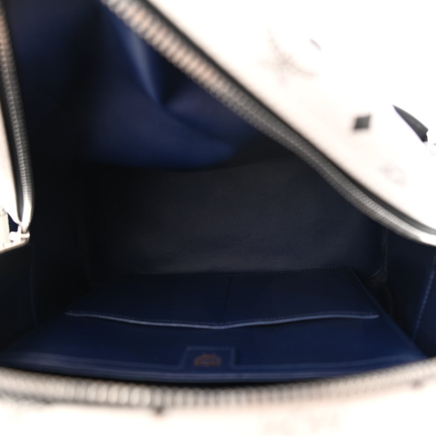Visetos Studded Medium Dual Stark Backpack White