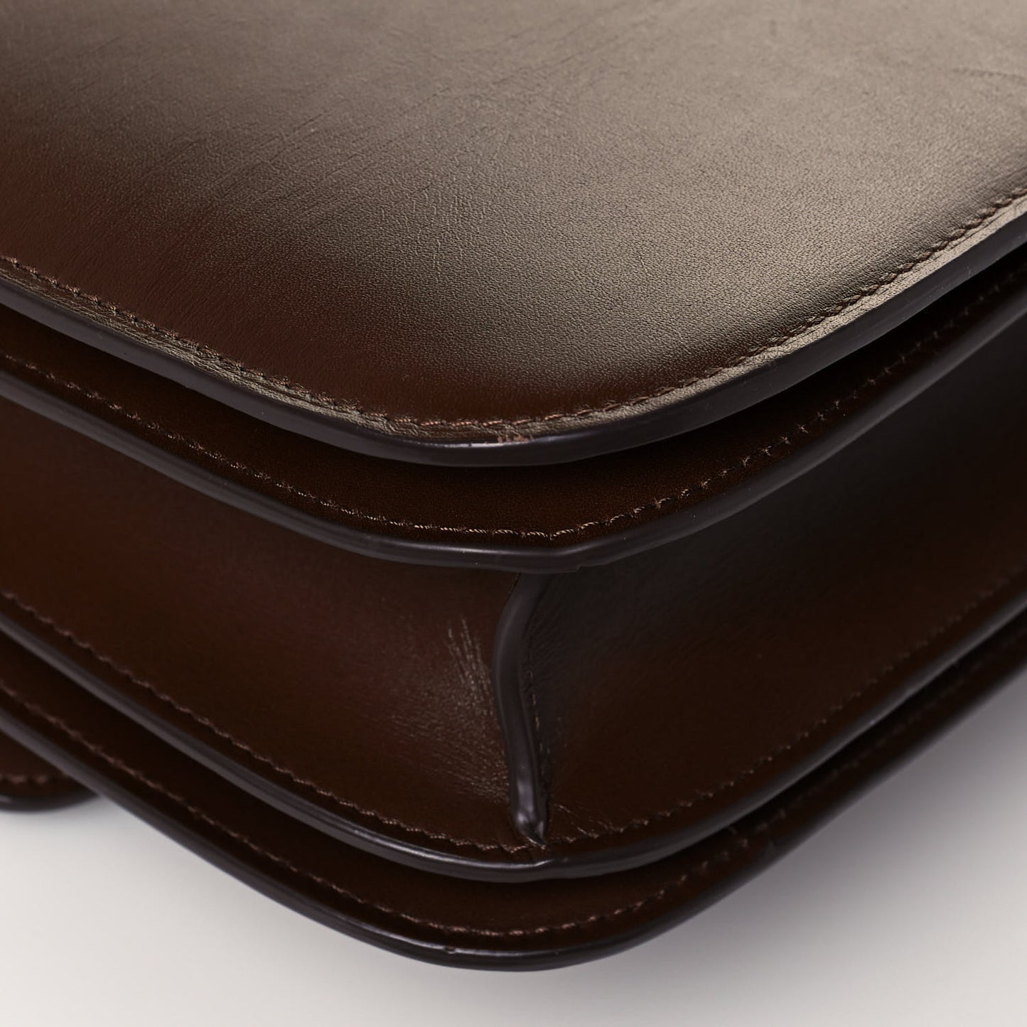 Box Calfskin Medium Classic Box Flap Bag Camel