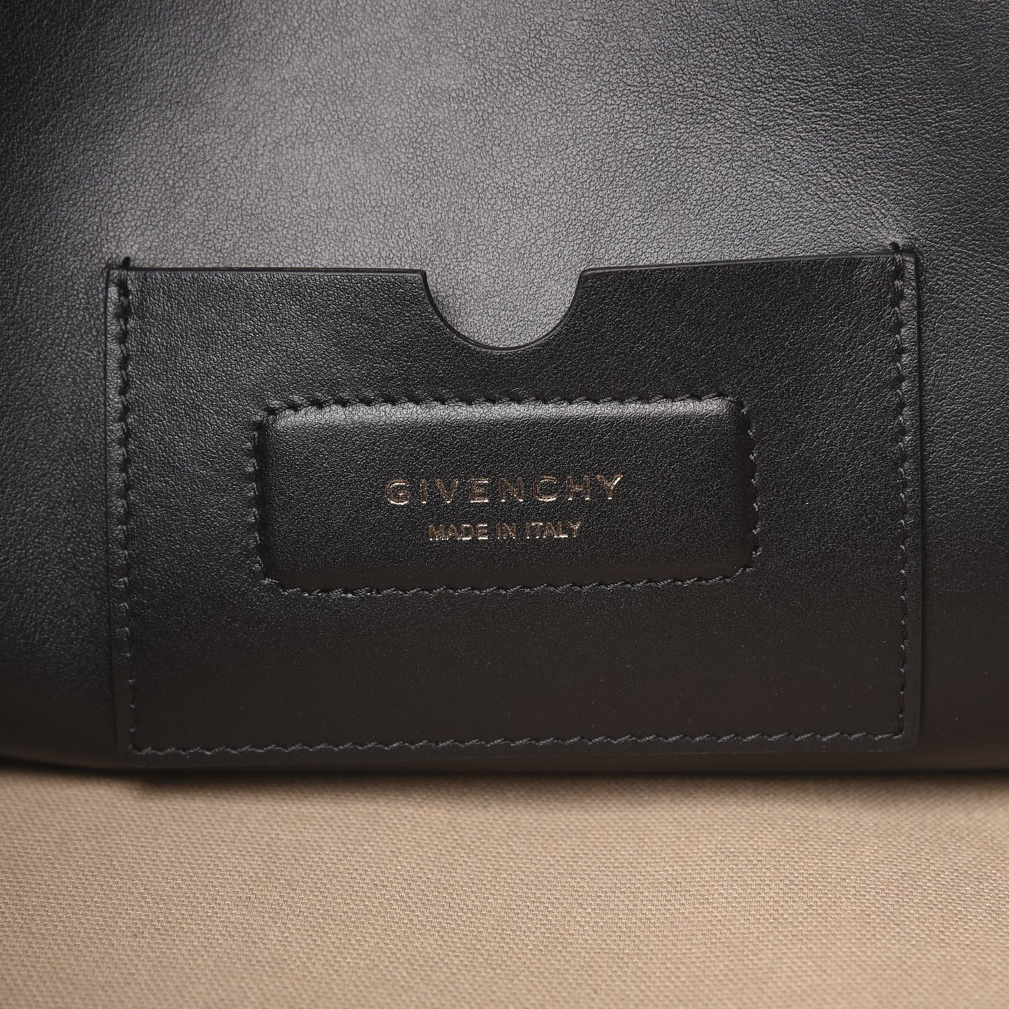 Smooth Calfskin Large Soft Antigona Black