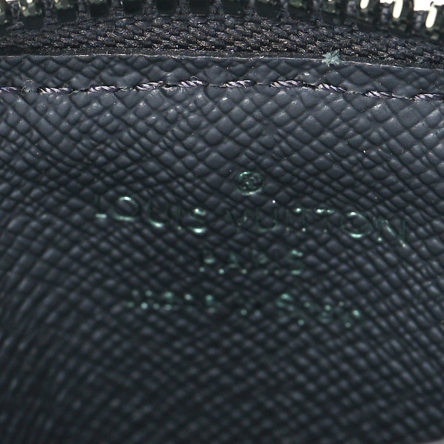 Louis Vuitton Monogram Eclipse Vivienne Zipper Key Ring 6 of 7