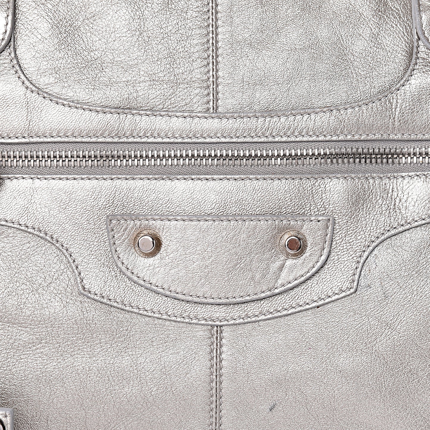 Metallic Agneau Classic Hardware Work Argent