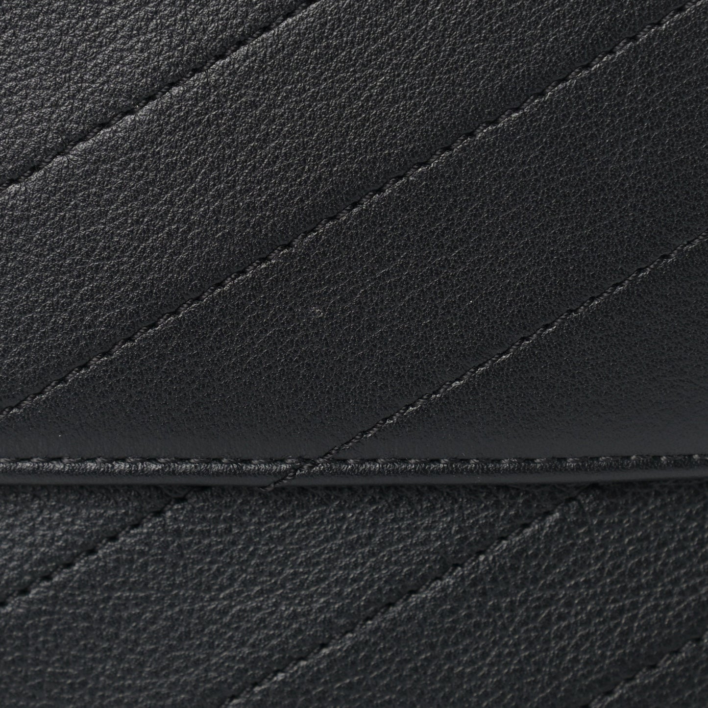 Grained Calfskin Chevron Stitched Medium Chic Top Handle Flap Black