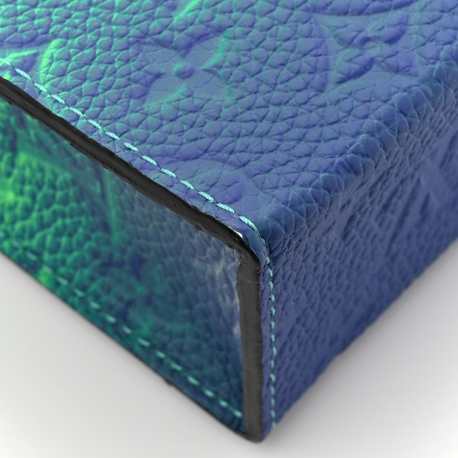 Louis Vuitton Taurillon Illusion Sac Plat XS Bleu Vert 11 of 13