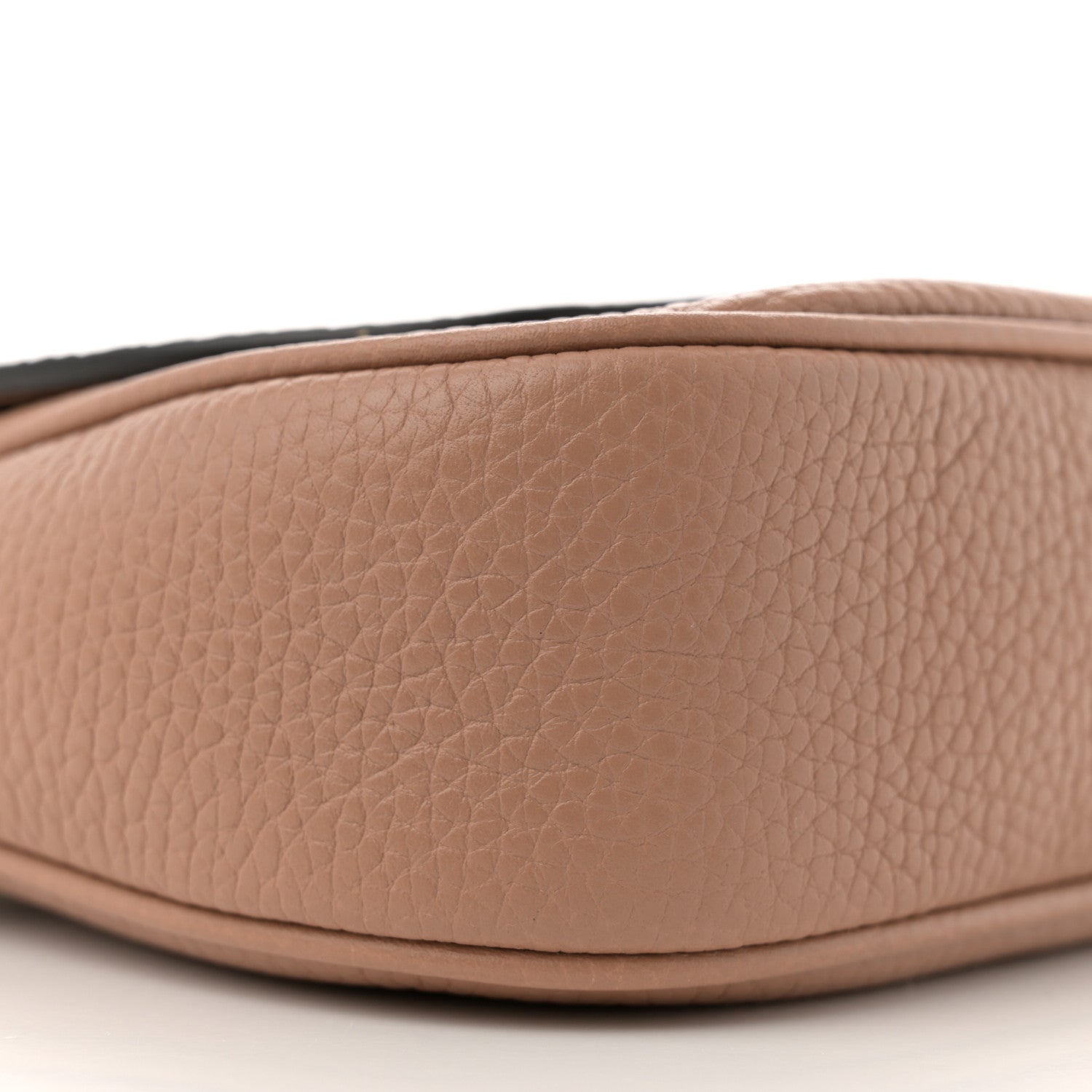 Gucci Pebbled Calfskin Medium Soho Flap Crossbody Camelia 9 of 10