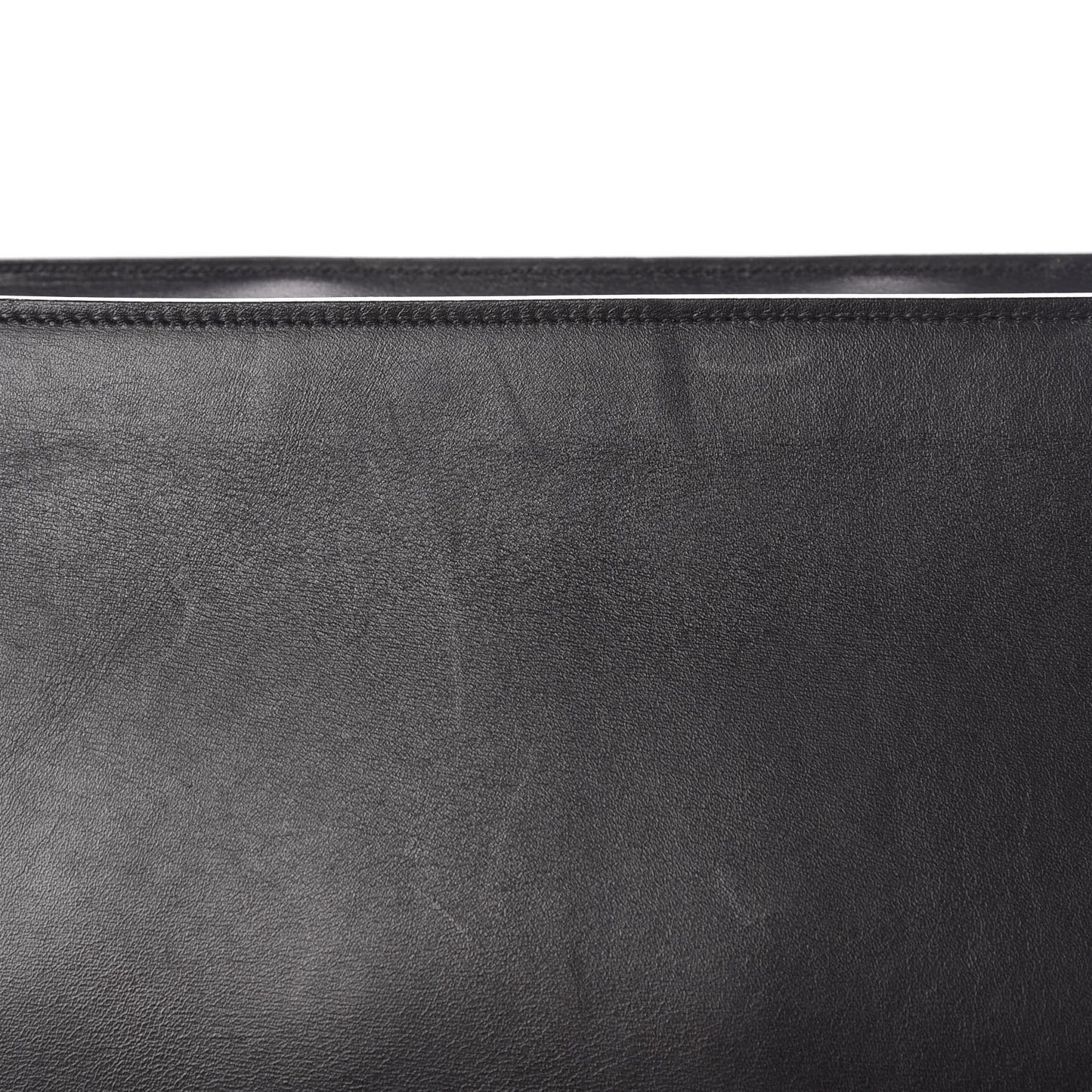Smooth Calfskin Medium Trapeze Black